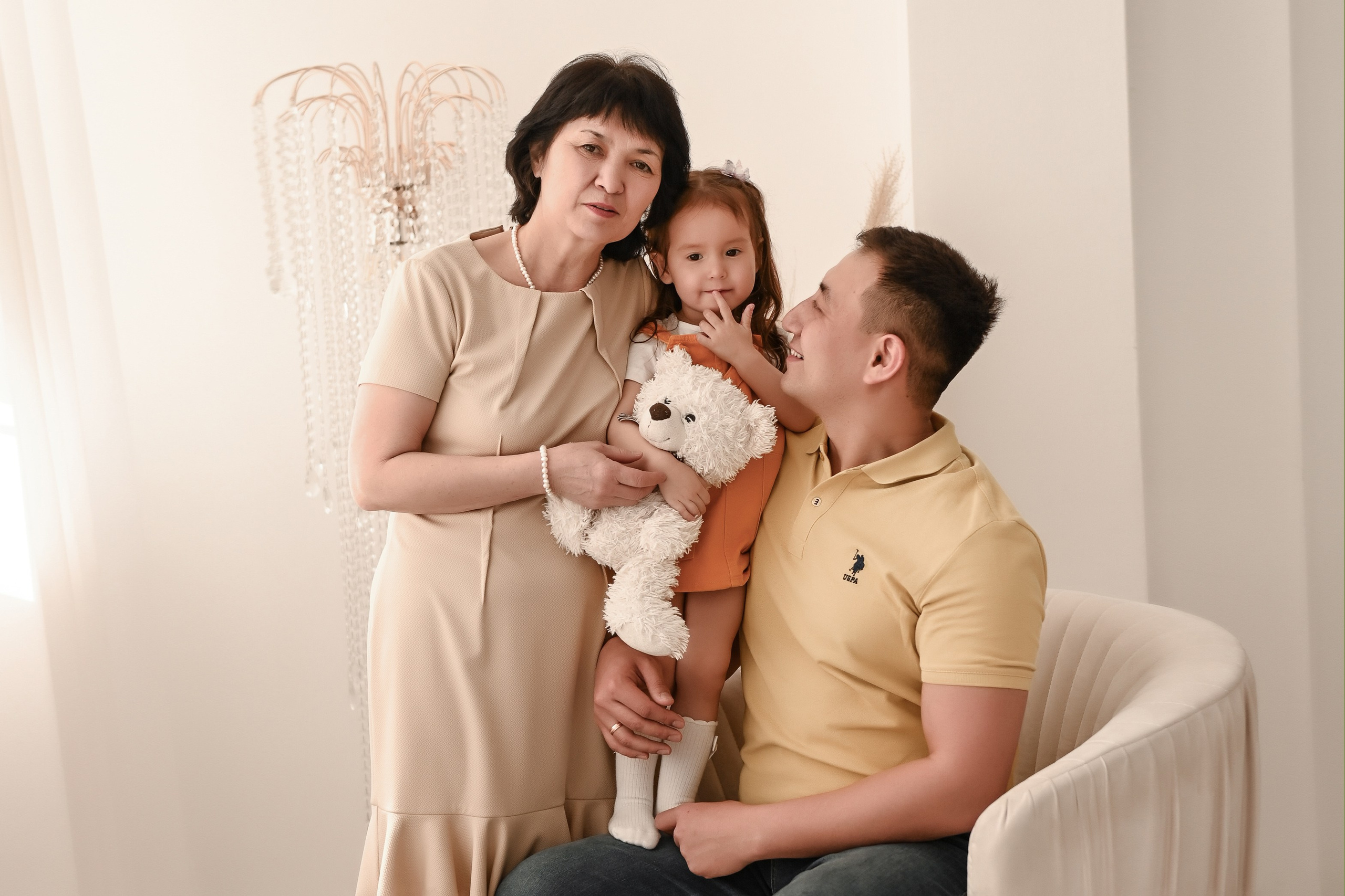 Семейная студийная  фотосессия 2. Свадебный, семейный, детский, контент фотограф в Омске Максим Ильин