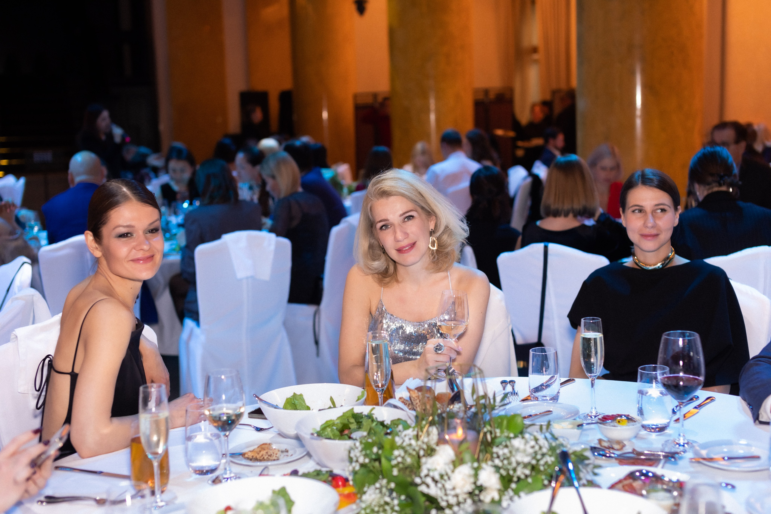 Safilo Group — Buying days in St. Petersburg. Двойняшки-фотографы Анна и Анастасия в Санкт-Петербурге