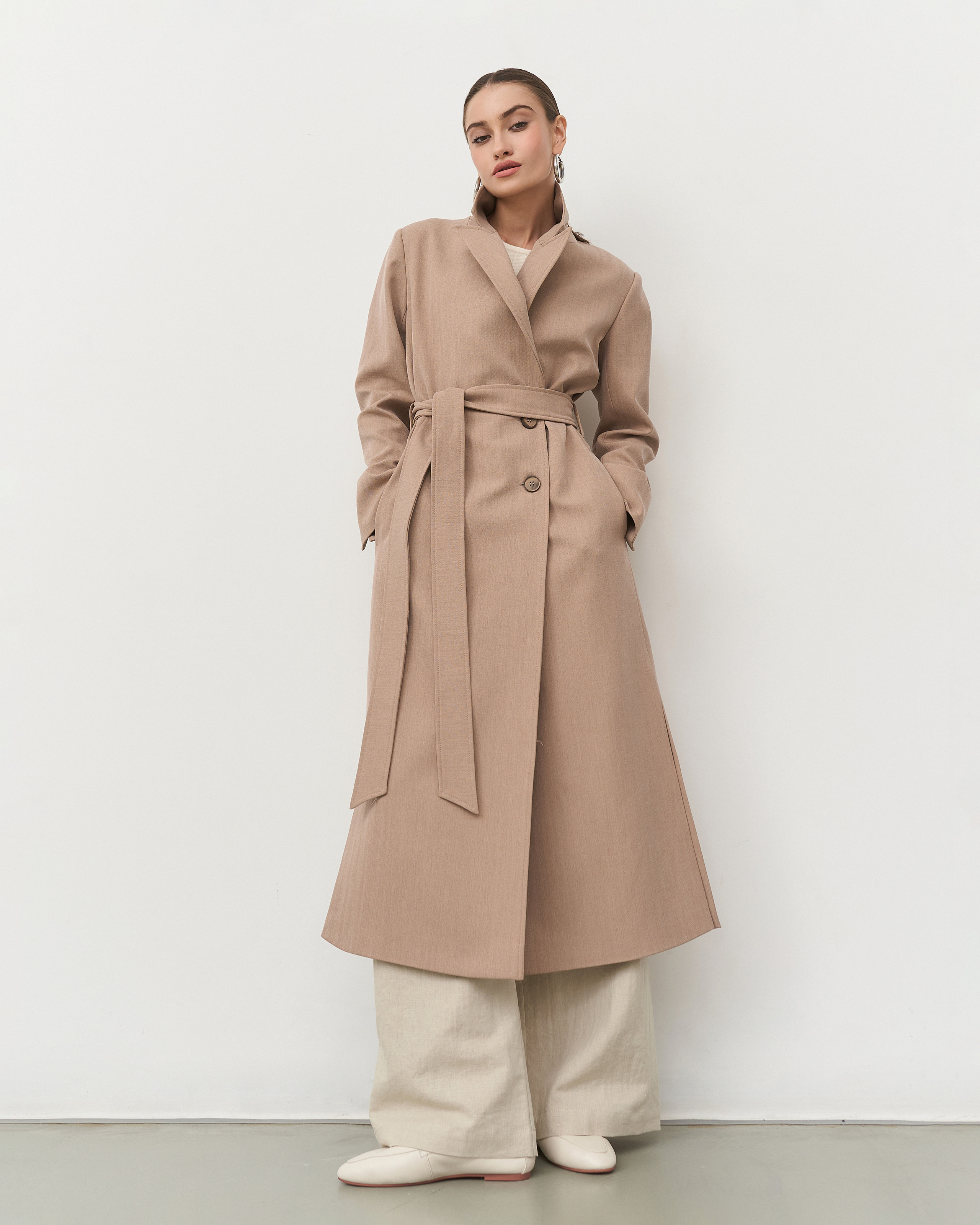 Готовые кадры lookbook Brandwomen после цветокоррекции - без ретуши