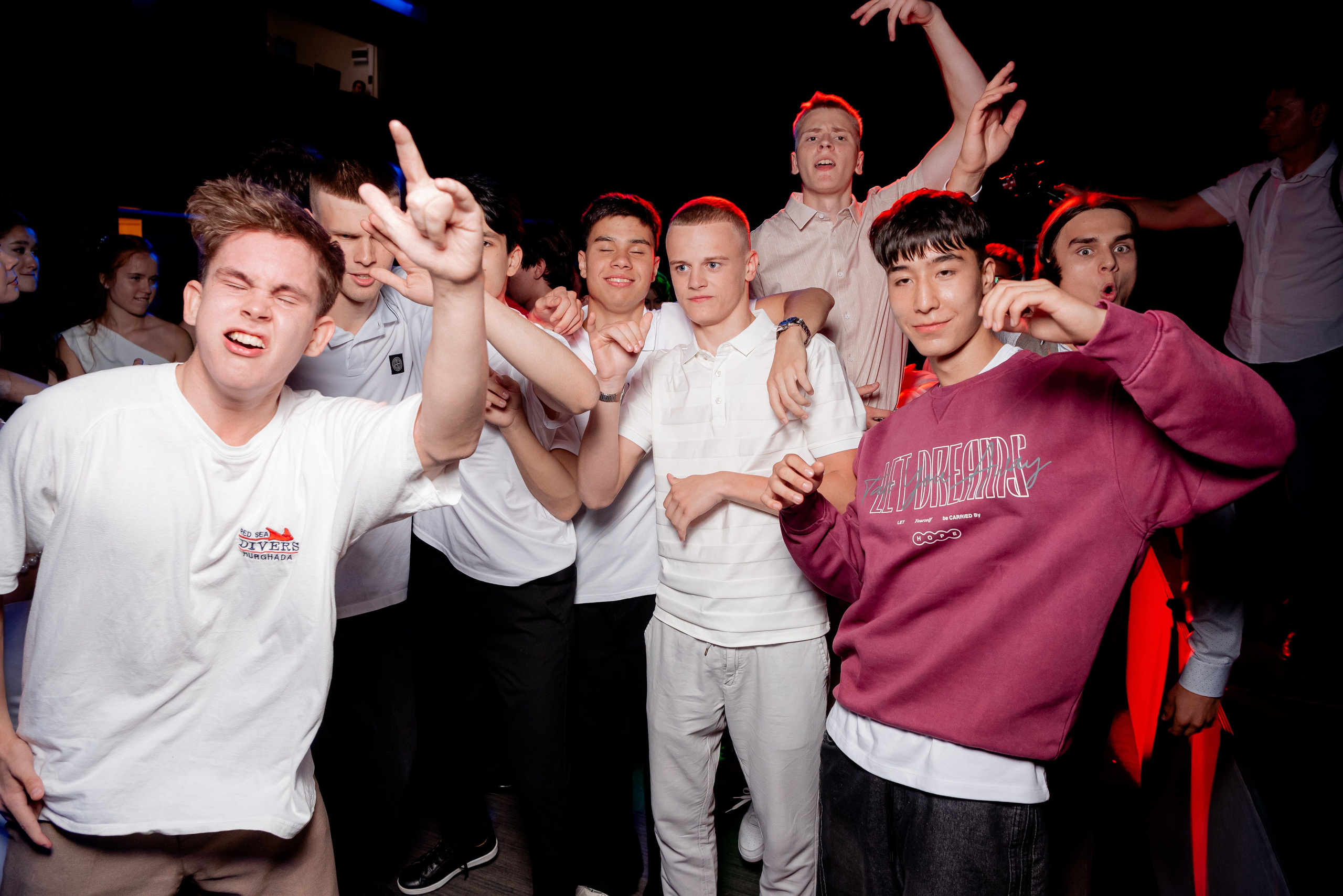 5 Лицей. Вручение и Банкет. Музкомедия и Сити Холл. Фотограф в Волгограде и Волжском Александр Горбань