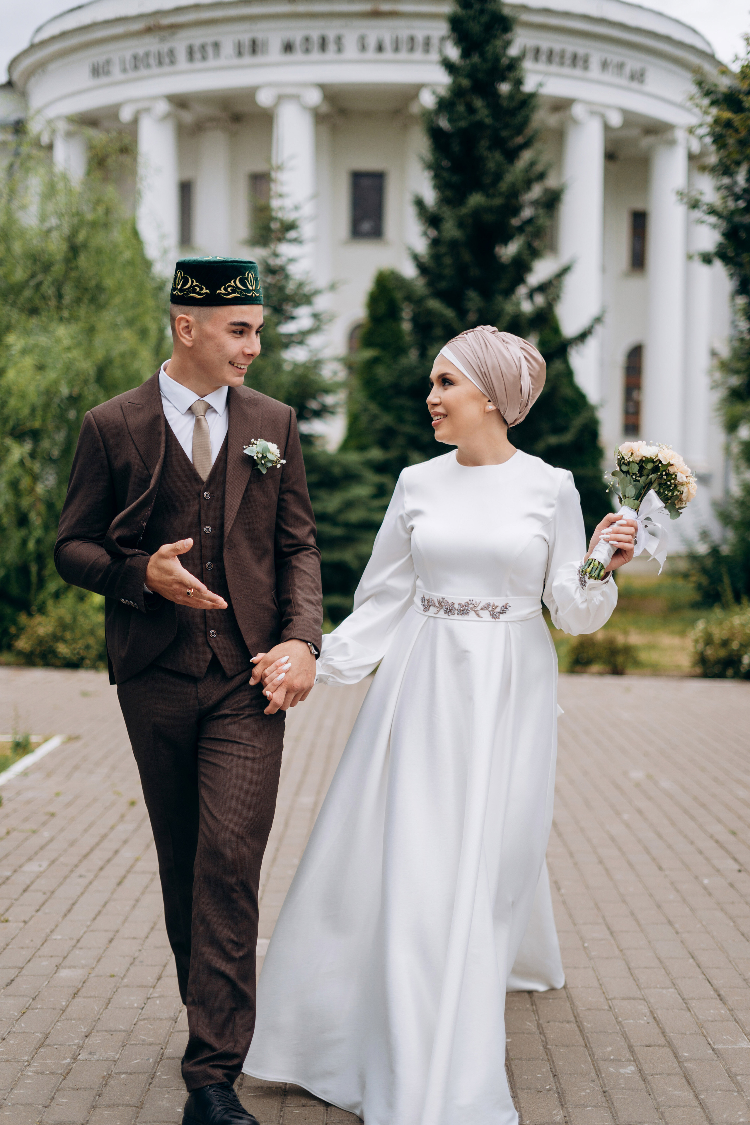 свадебная фотосессия в дворике КФУ, свадебный фотограф Казань