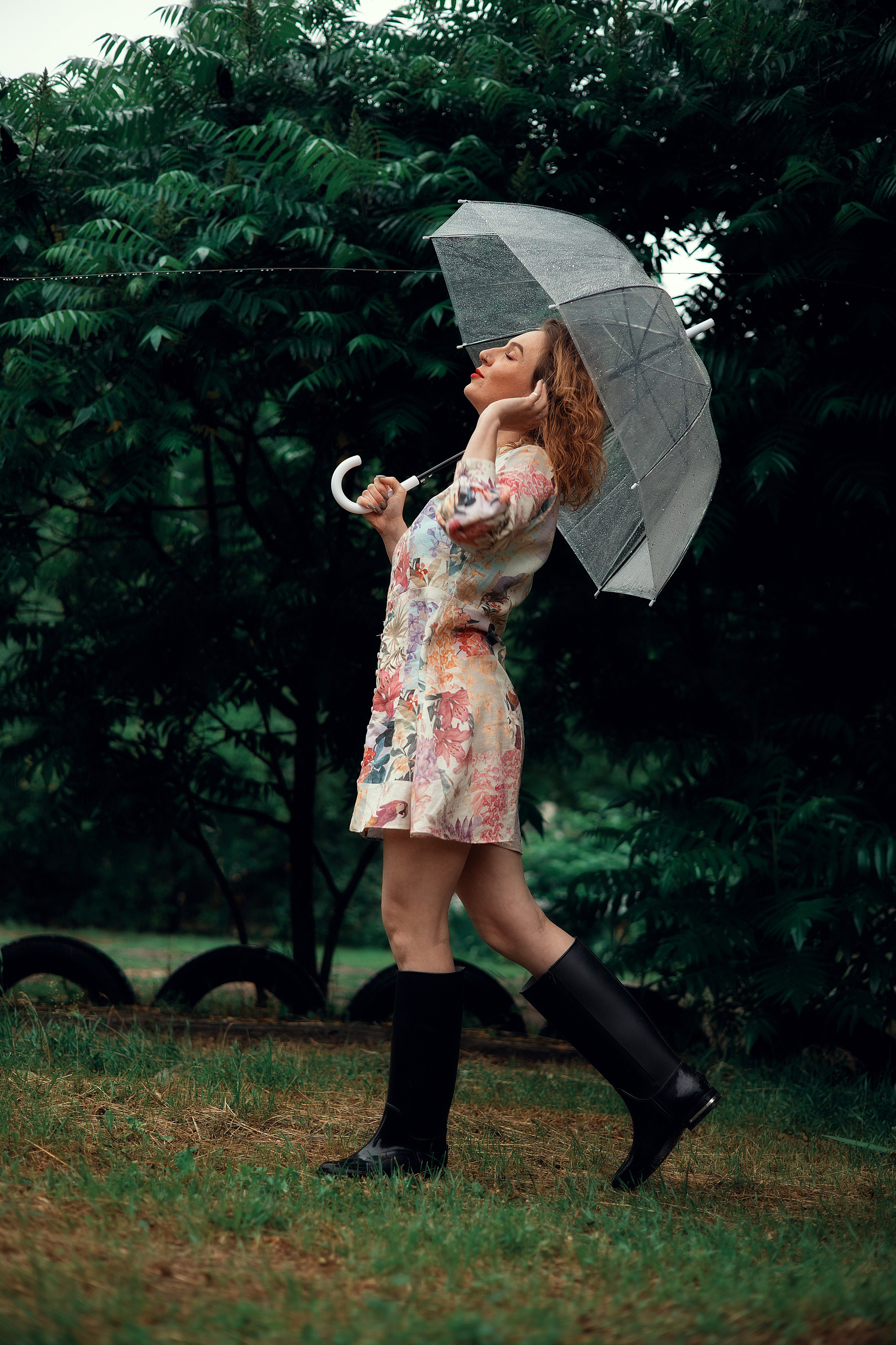 Настя под дождем. Ваш фотограф в г. Волгоград и по всей России Севастьянова Ульяна