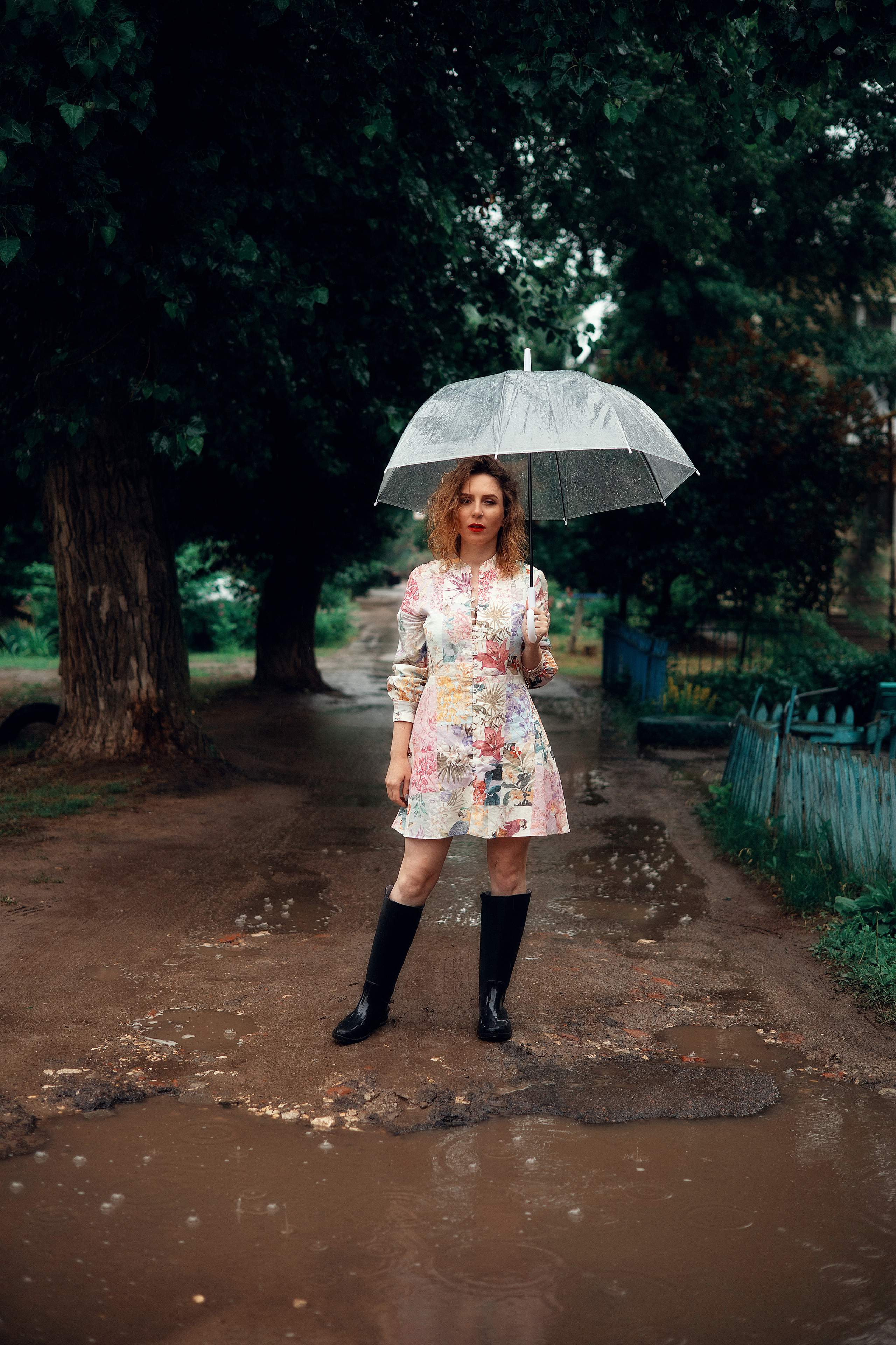 Настя под дождем. Ваш фотограф в г. Волгоград и по всей России Севастьянова Ульяна