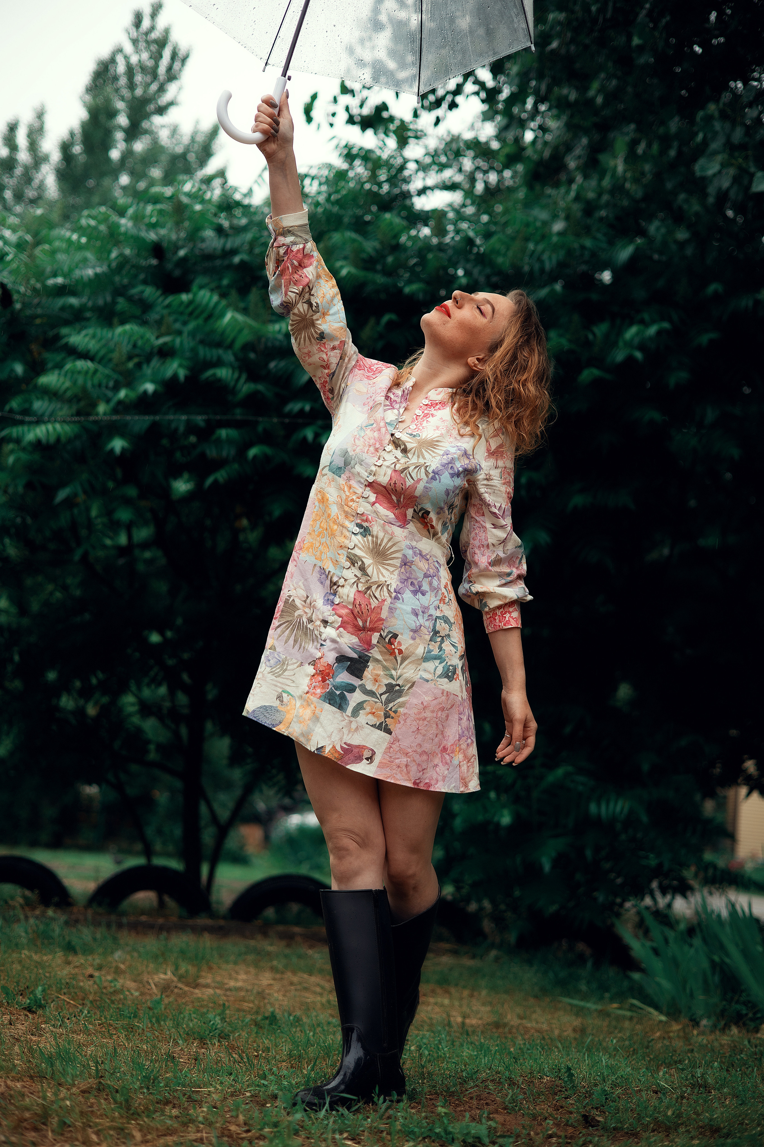 Настя под дождем. Ваш фотограф в г. Волгоград и по всей России Севастьянова Ульяна