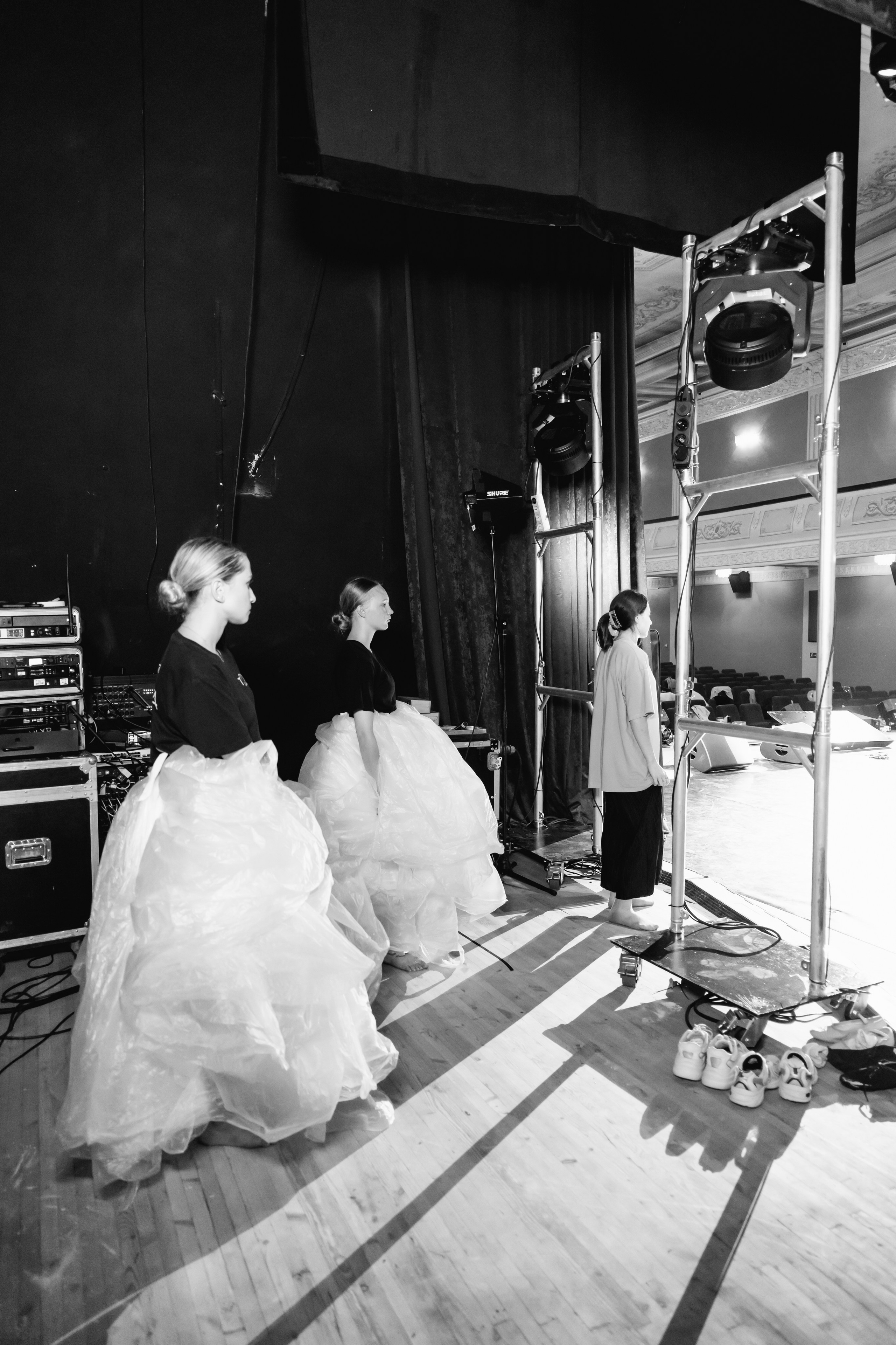 Backstage. Занимаюсь профессиональной фотографией и живу рядом с Байкалом. Работаю в разных жанрах