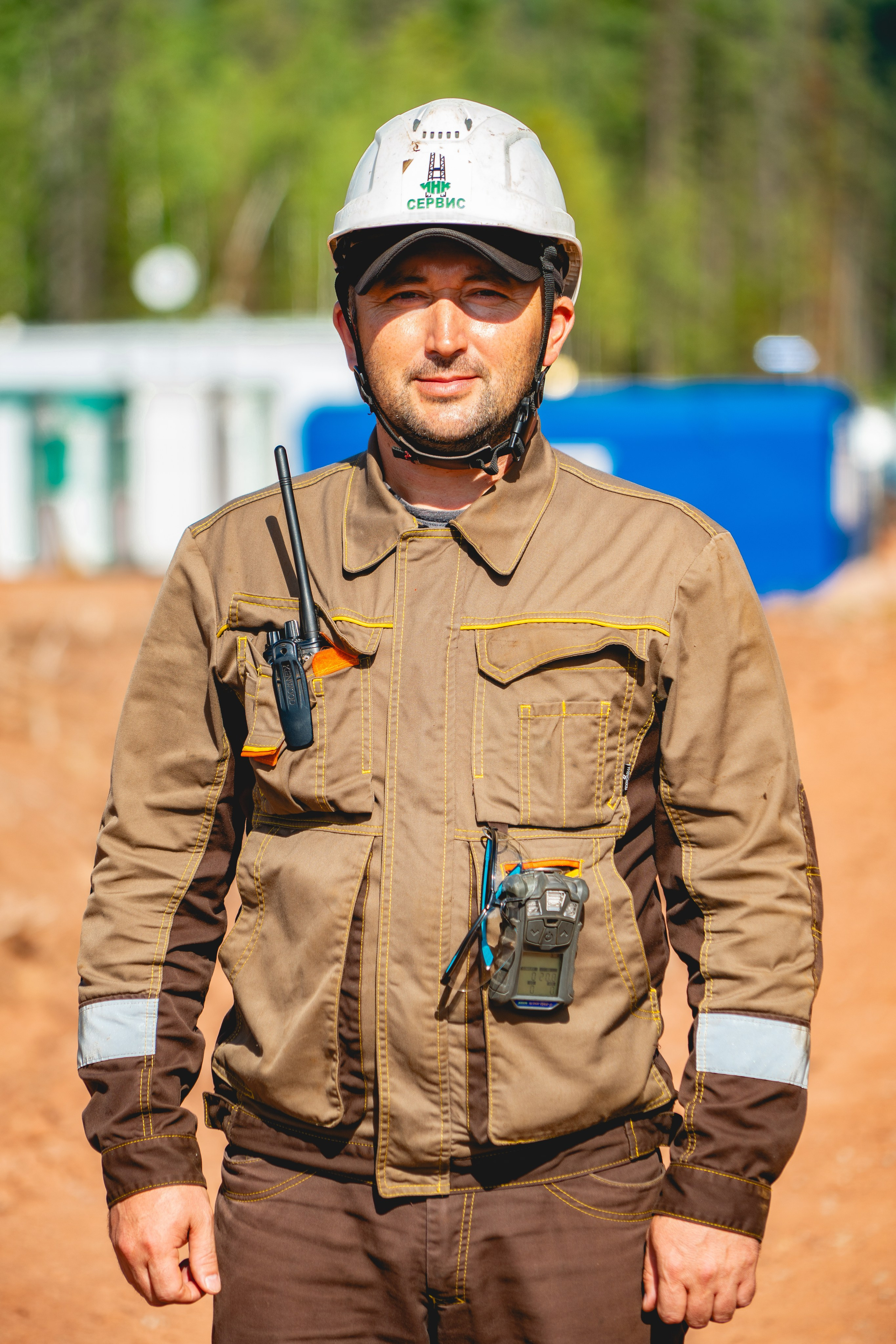 Репортажная (документальная) фотография. Занимаюсь профессиональной фотографией и живу рядом с Байкалом. Работаю в разных жанрах