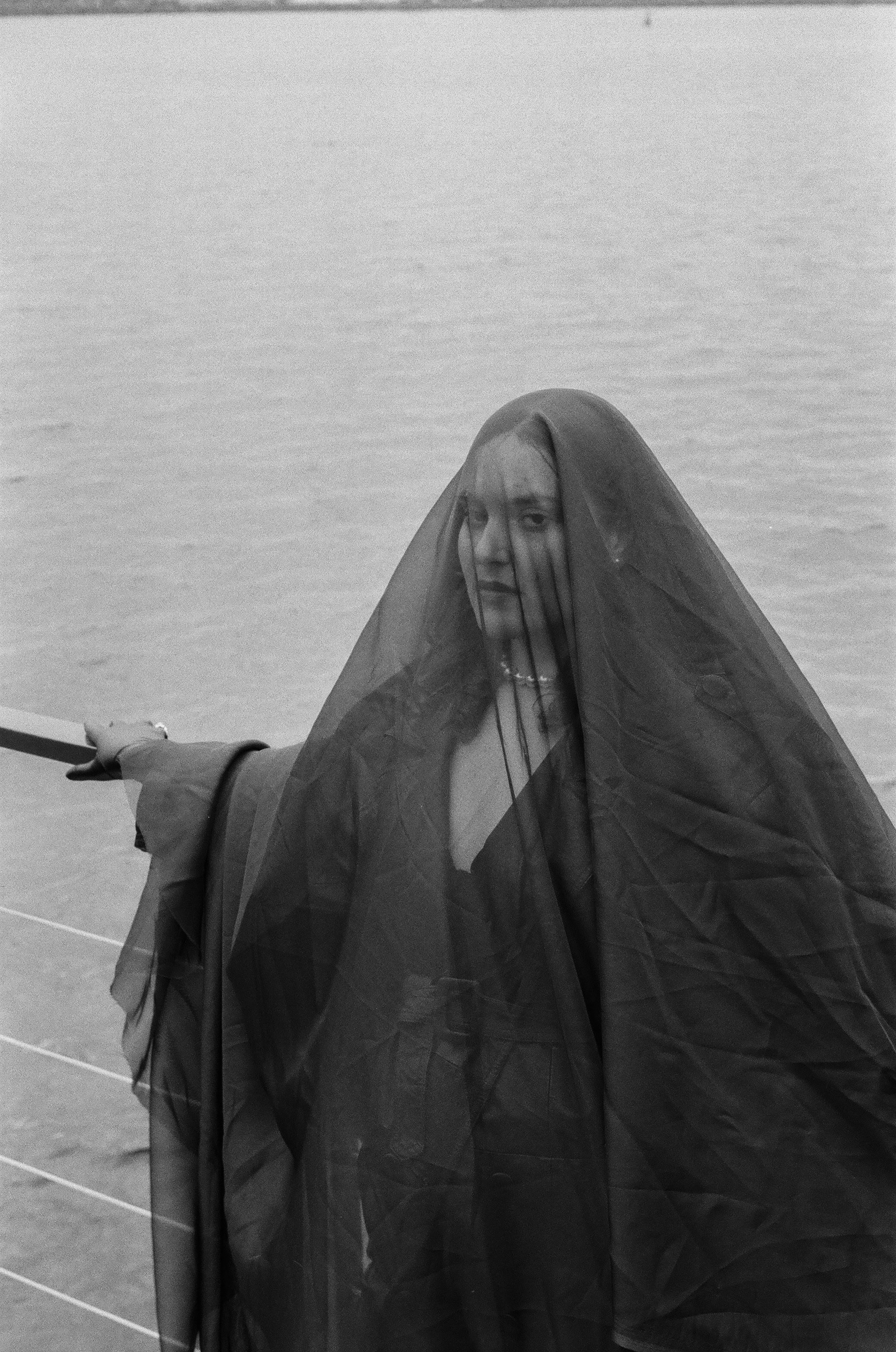 Elizabeth — episode 2. Пленочный фотограф