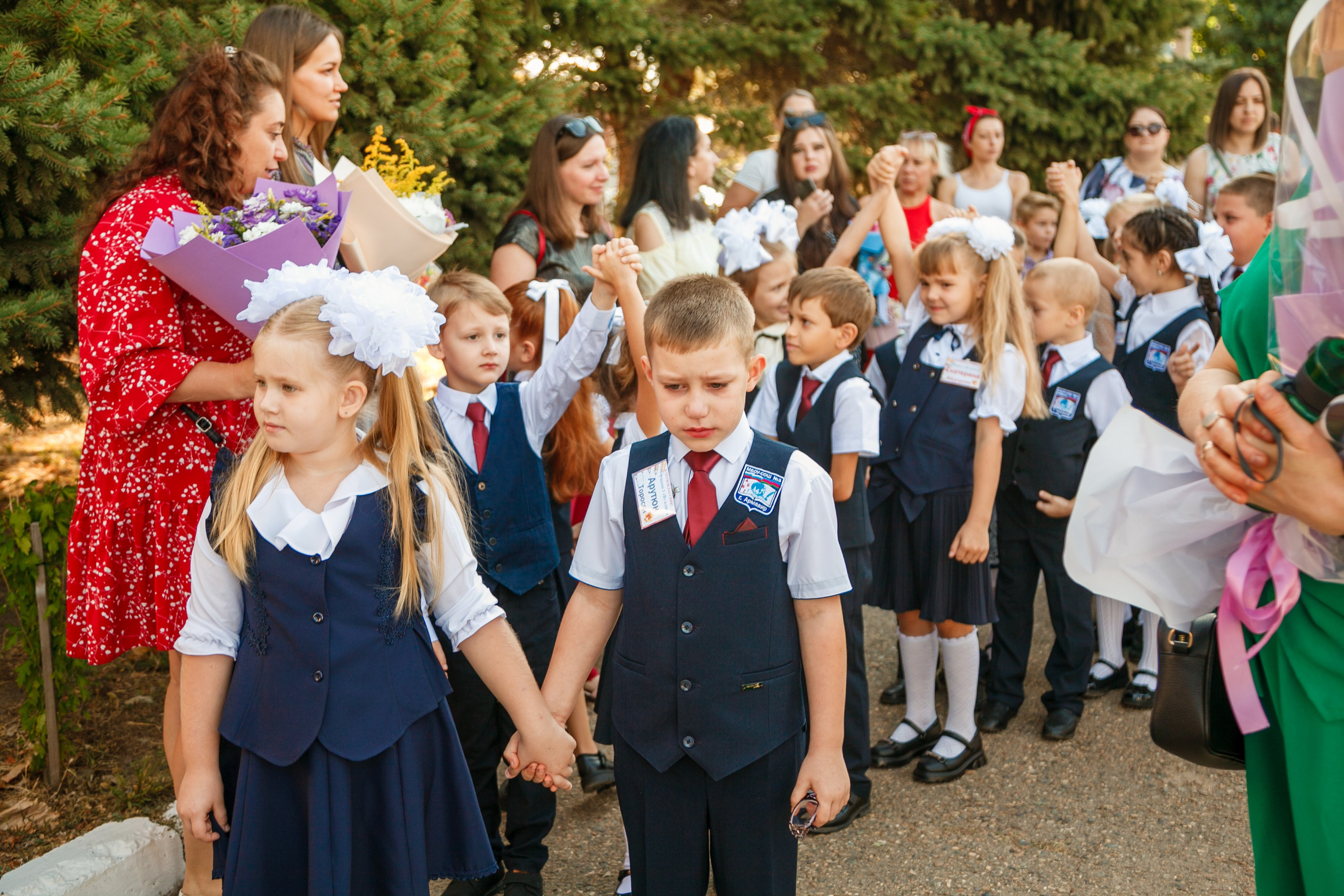 1 сентября линейка. Свадебный и семейный фотограф в Армавире