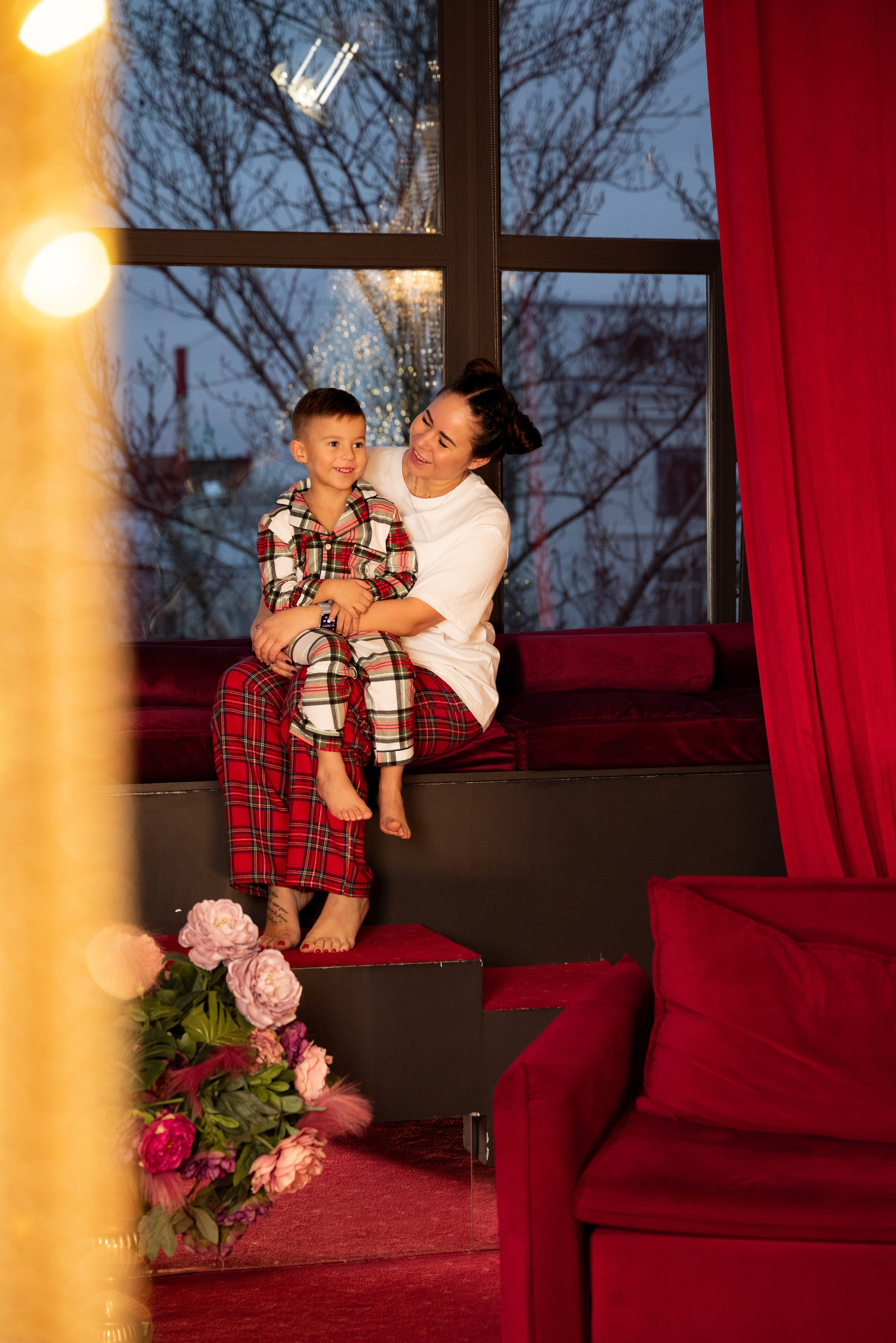 Новогодняя фотосессия в студии зале АНРИ. Фотограф Ксения Огородова портфолио