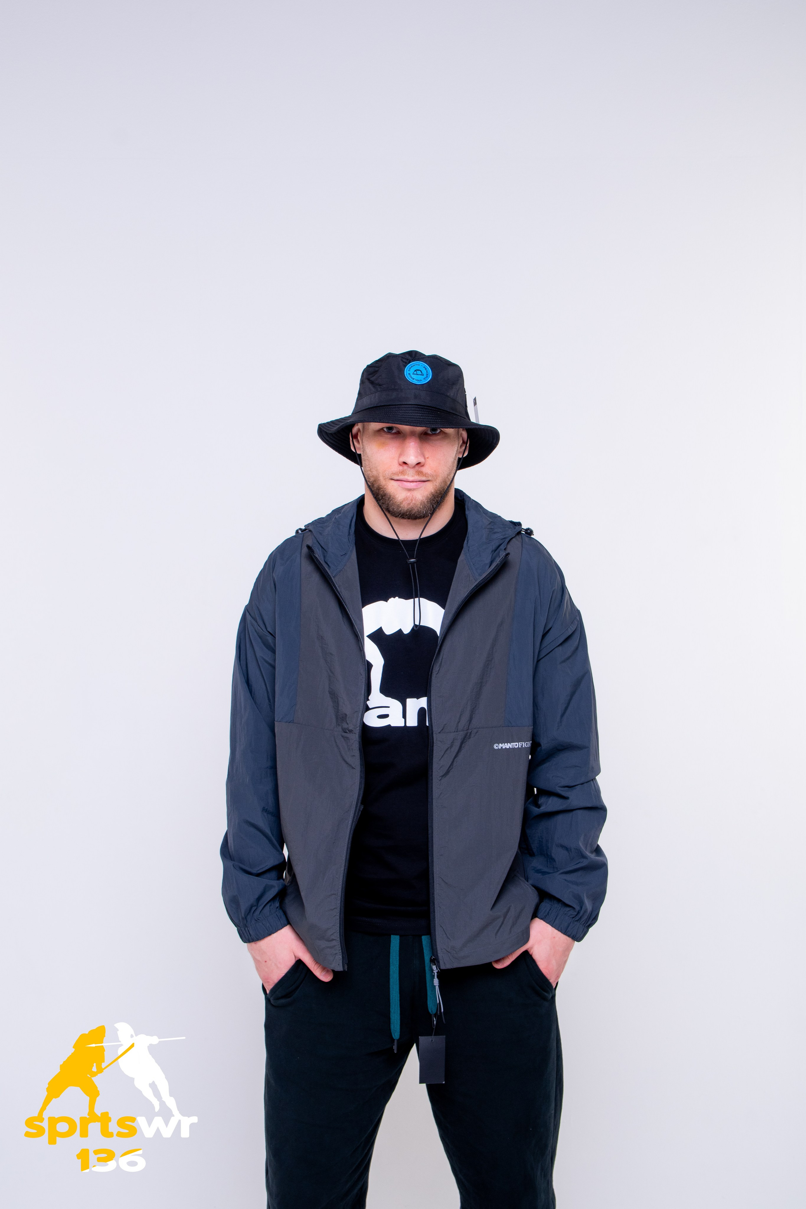 Одежда для мужчин. Профессиональная фотостудия в Санкт-Петербурге «Точка»