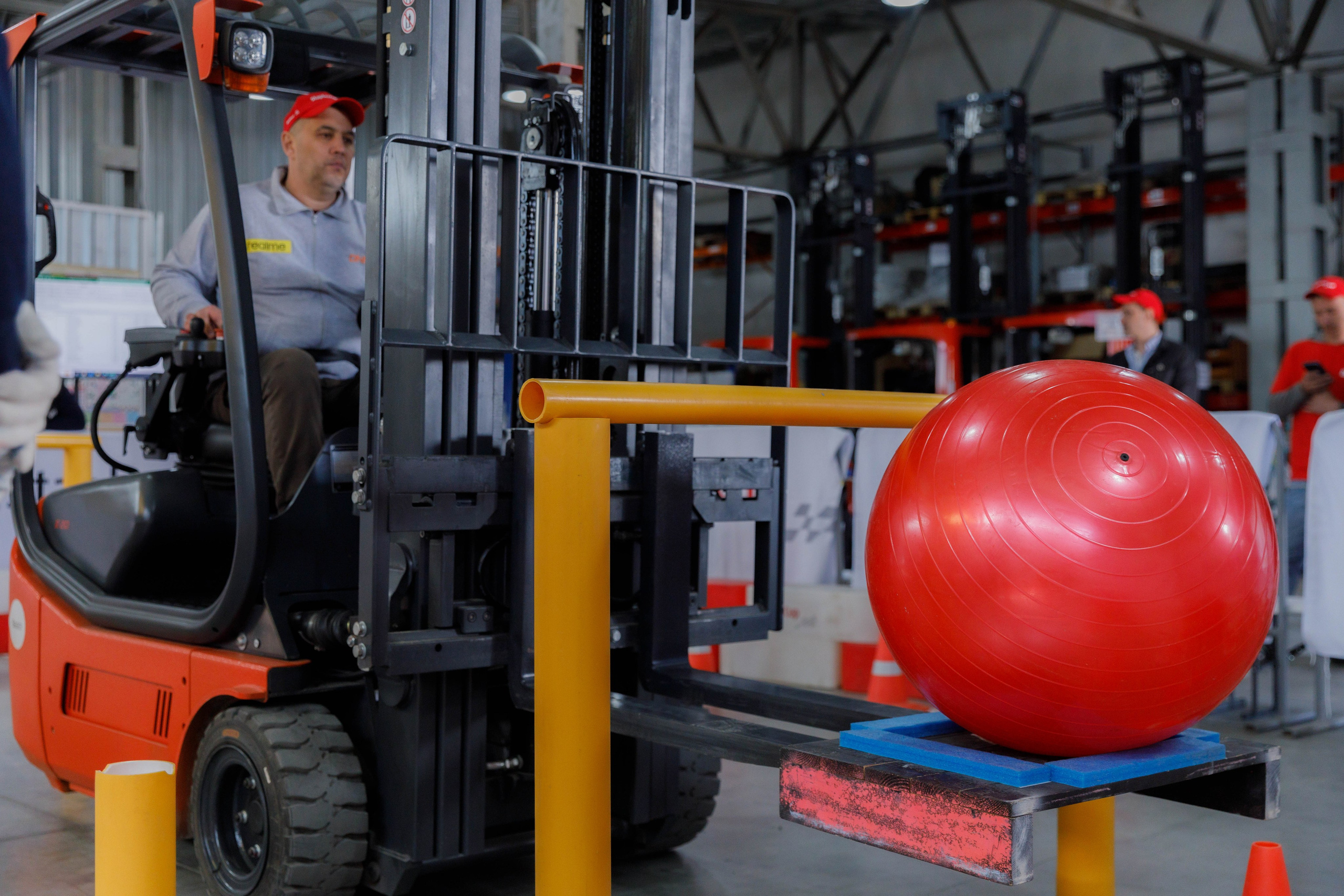 Конкурс водителей погрузчиков RackFork 2024 г. Репортажный фотограф в Новосибирске Алена Помазунова