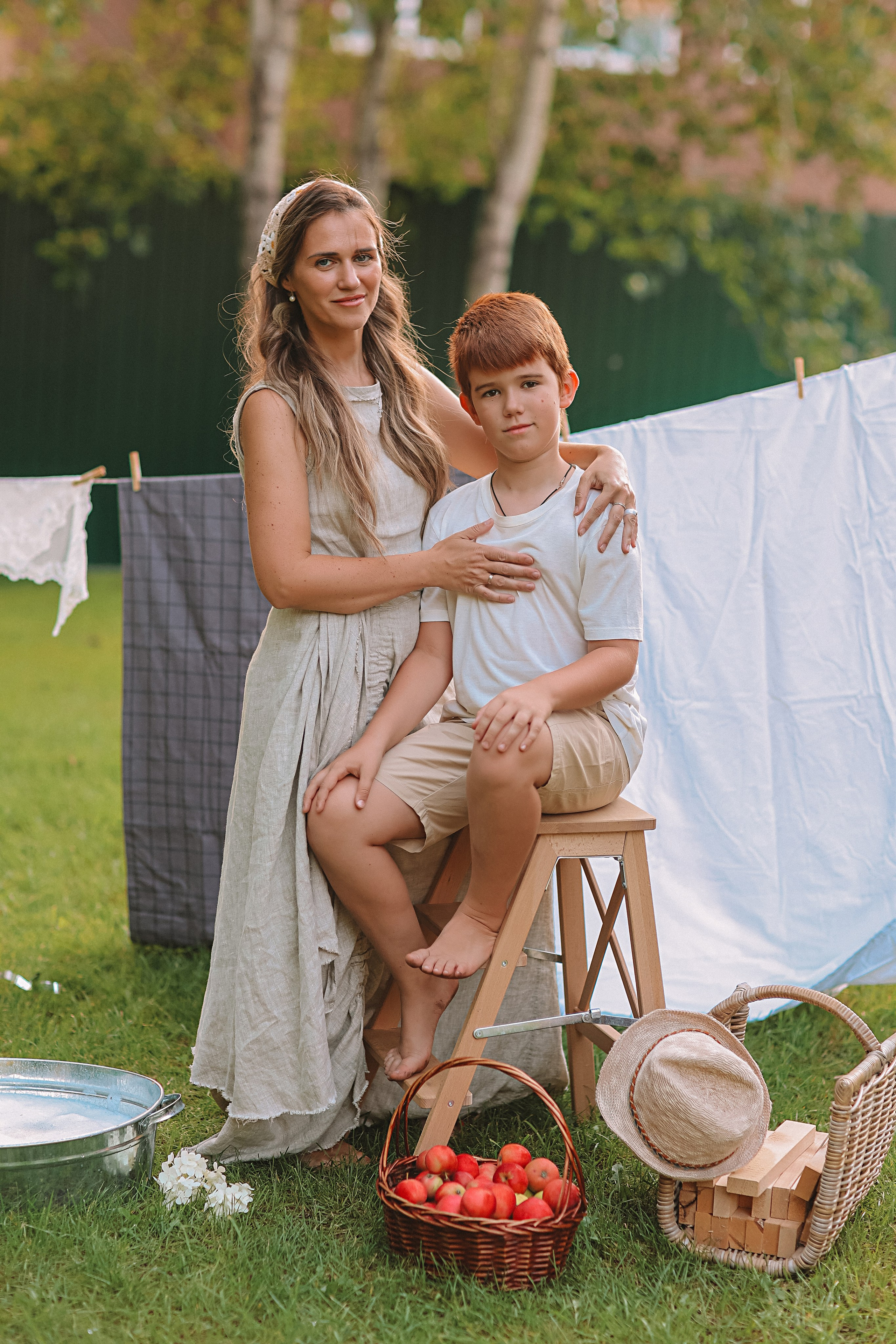 Стирка у дома. Семейный фотограф Тюмень, фотограф на роды Салмина Мария