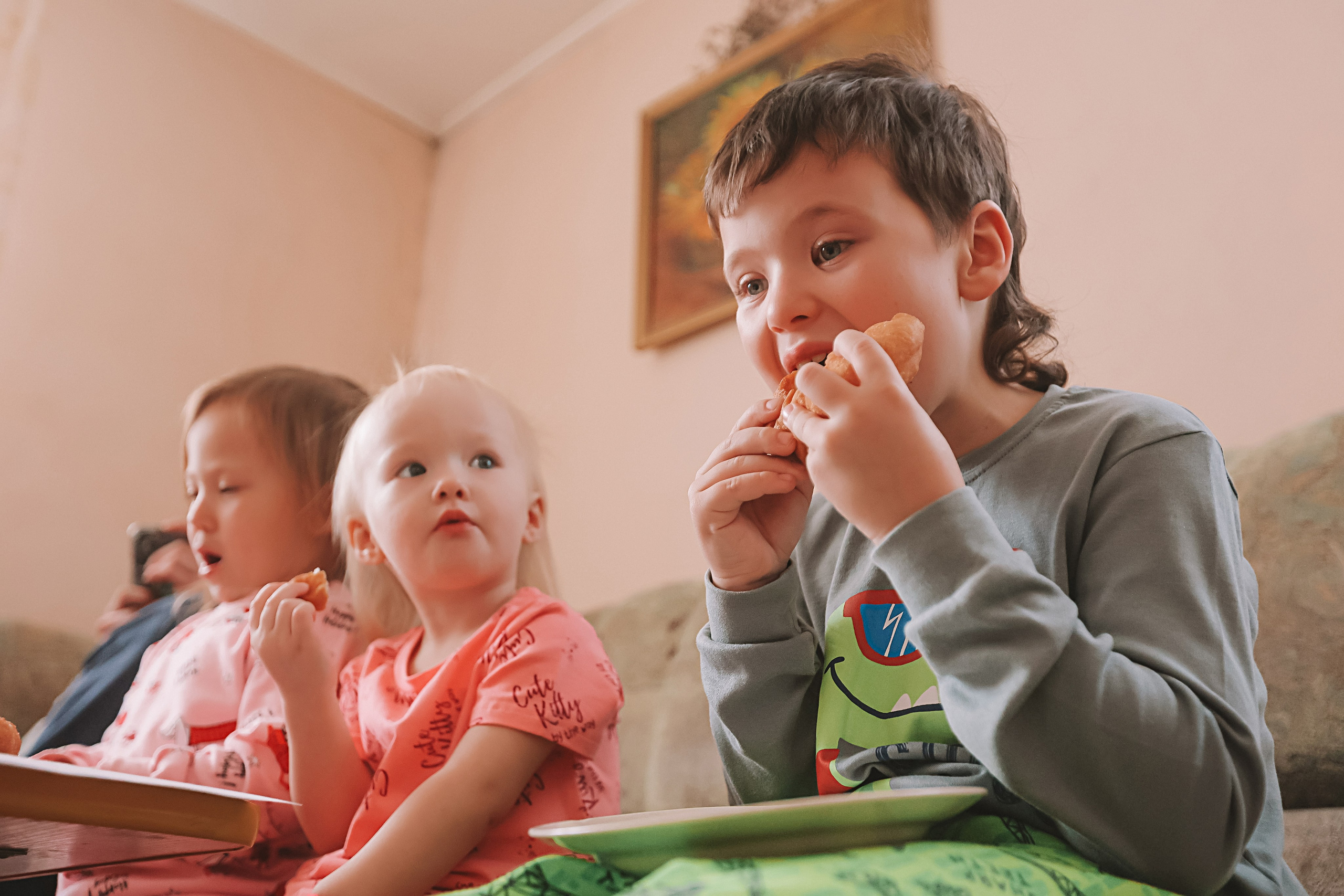 Большая семья репортаж. Семейный фотограф Тюмень, фотограф на роды Салмина Мария