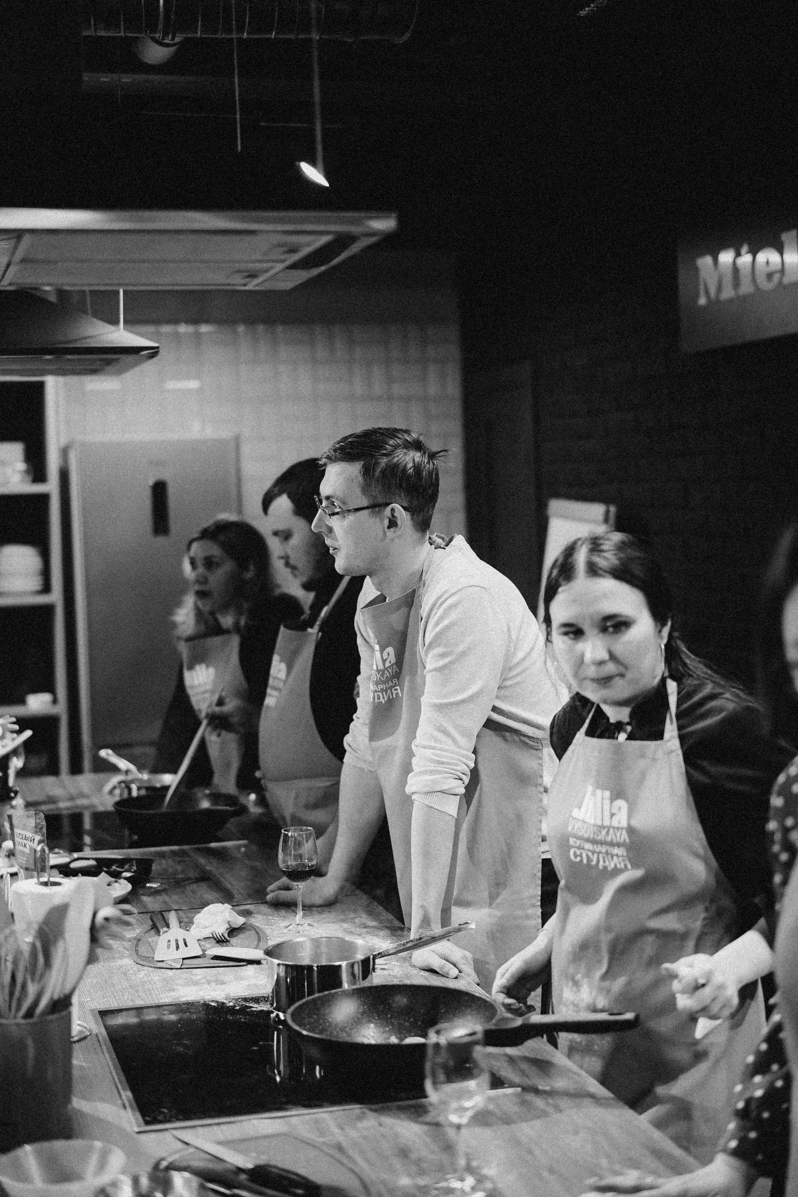 Репортаж с кулинарной студии Юлии Высоцкой. Портретный фотограф в Москве Илья Корненков
