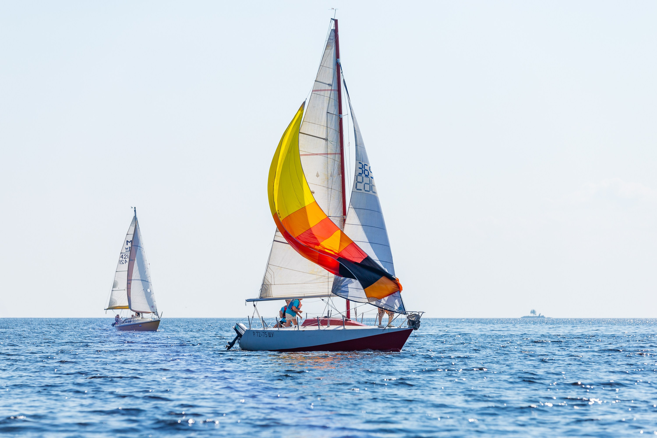 Гонки крейсерских яхт, июль 2025. Lora8299.wfolio.pro