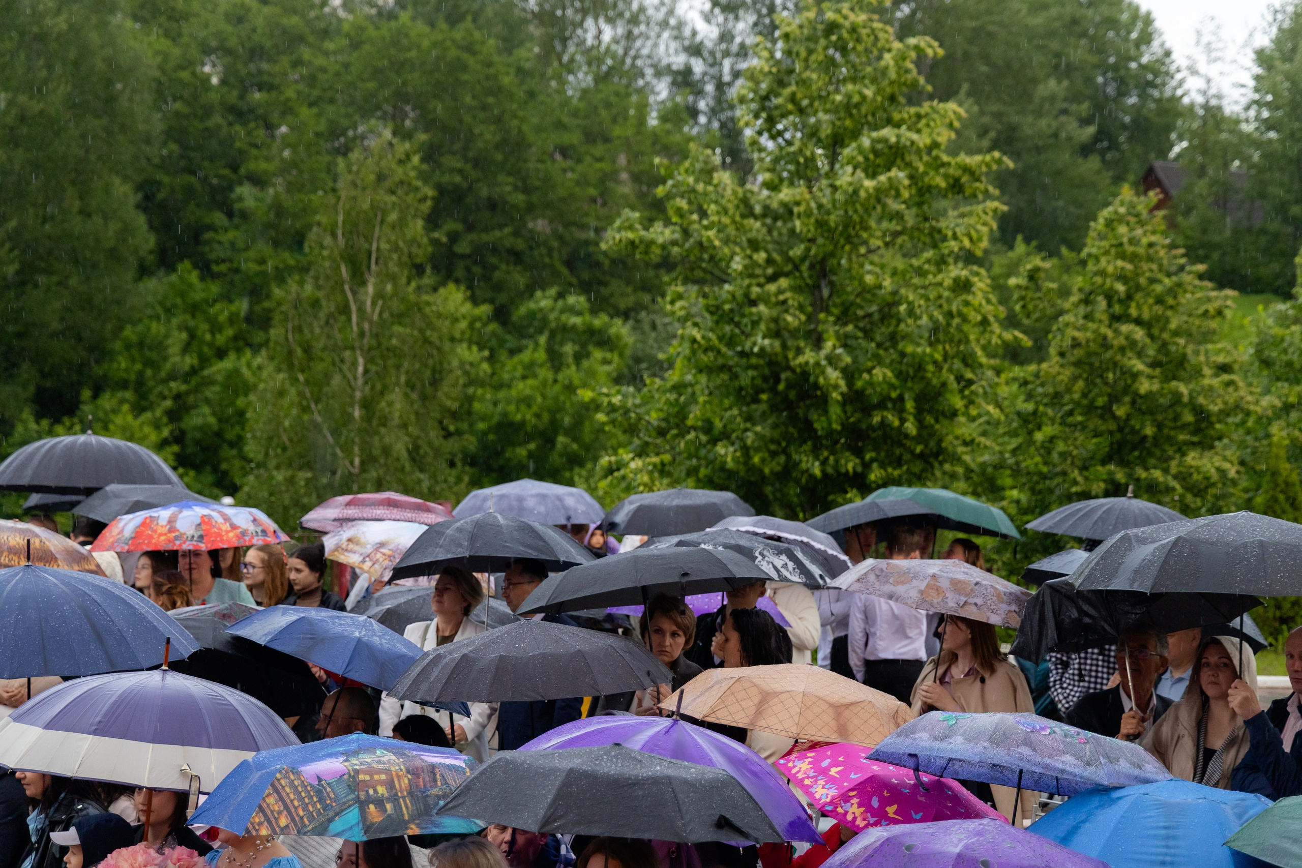 Школьный выпускной 2025 год в Минске, Беларуси. Свадебный фотограф в Минске/Беларуси Сергей Спиридонов