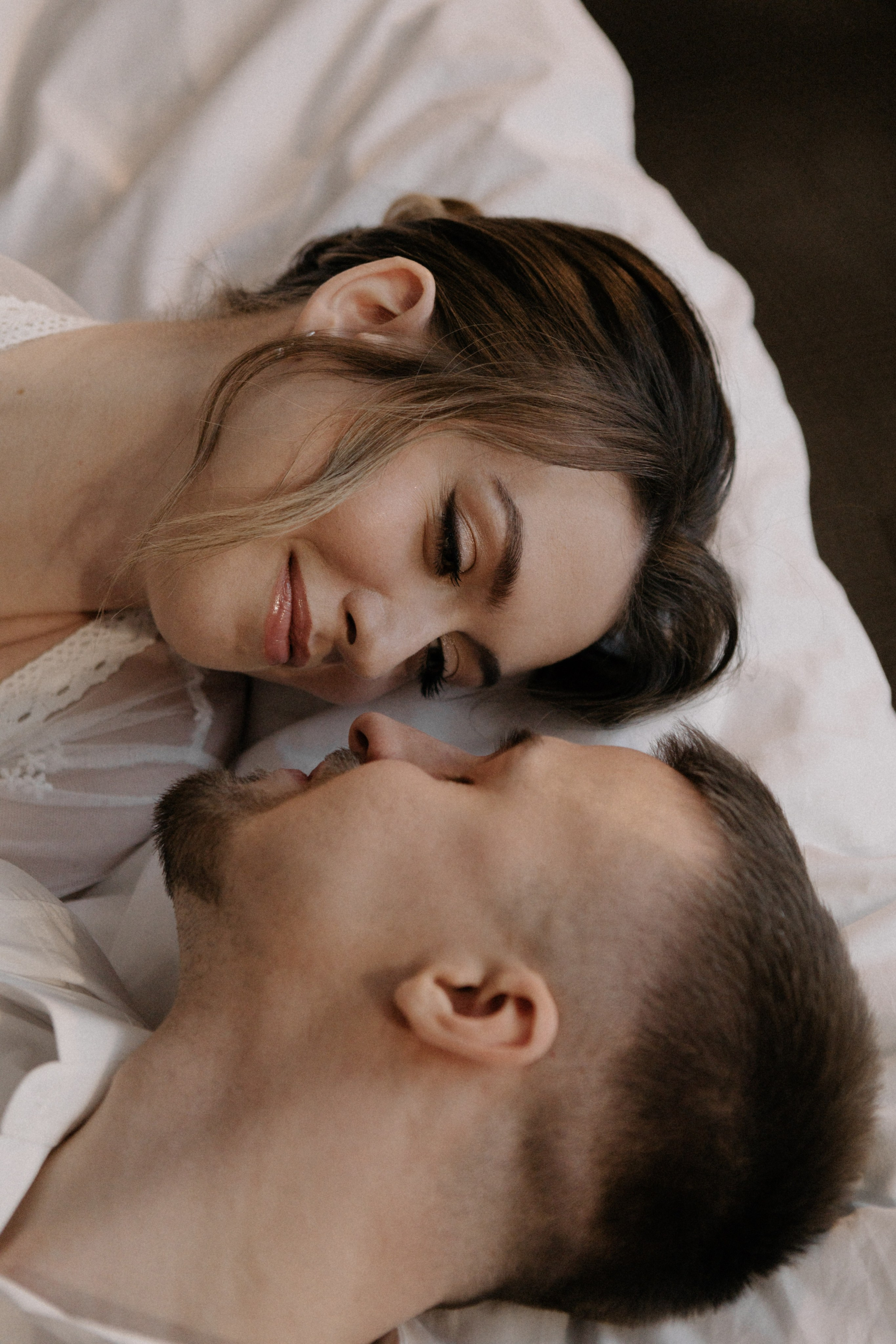 Ксюша и Илья. Утро в отеле роспись в Birds. Свадебный и портретный фотограф в Москве Анастасия Масюк