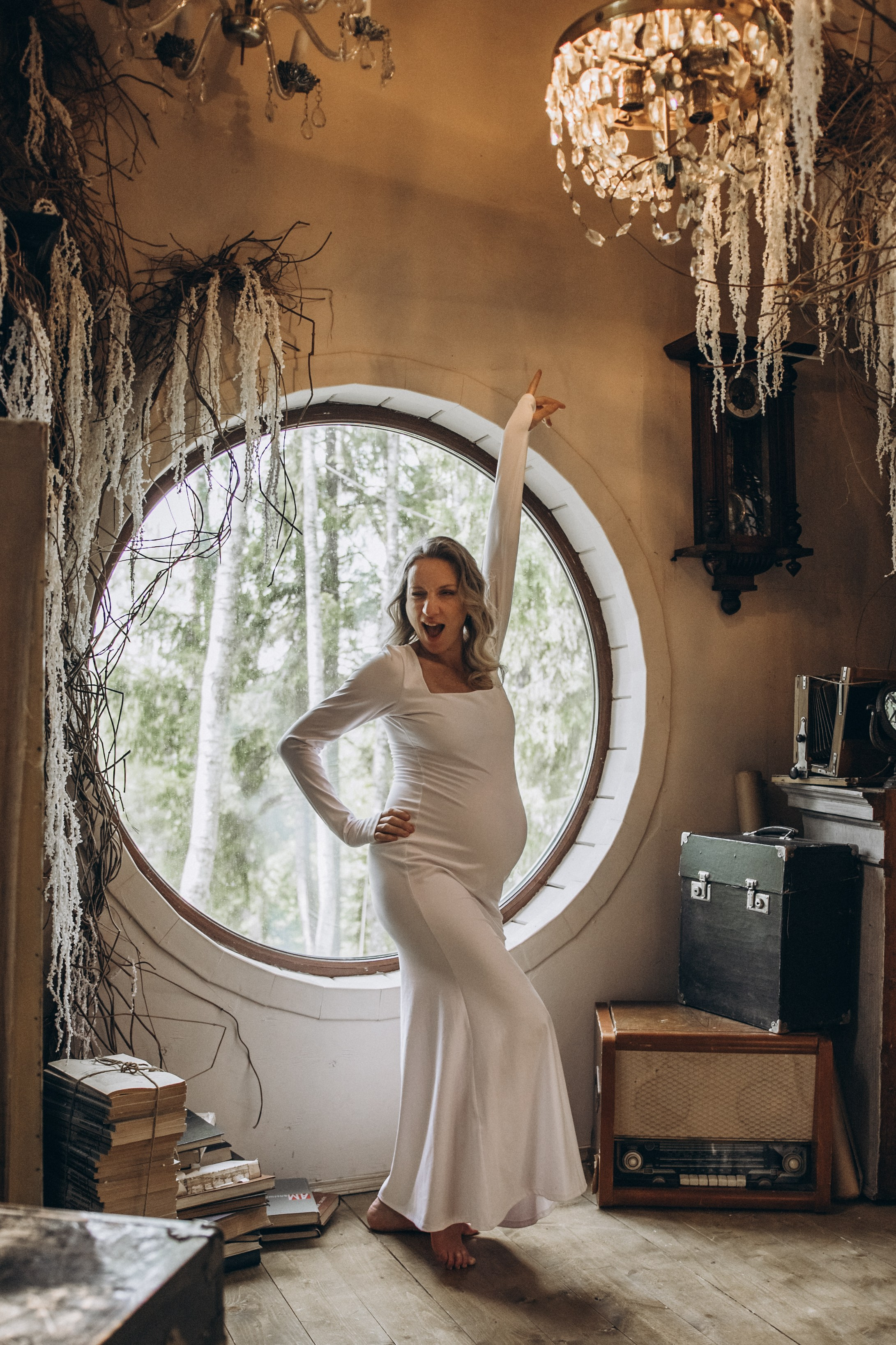 На заброшенном чердаке. Гаврилова Настя семейный фотограф lifestyle в Москве