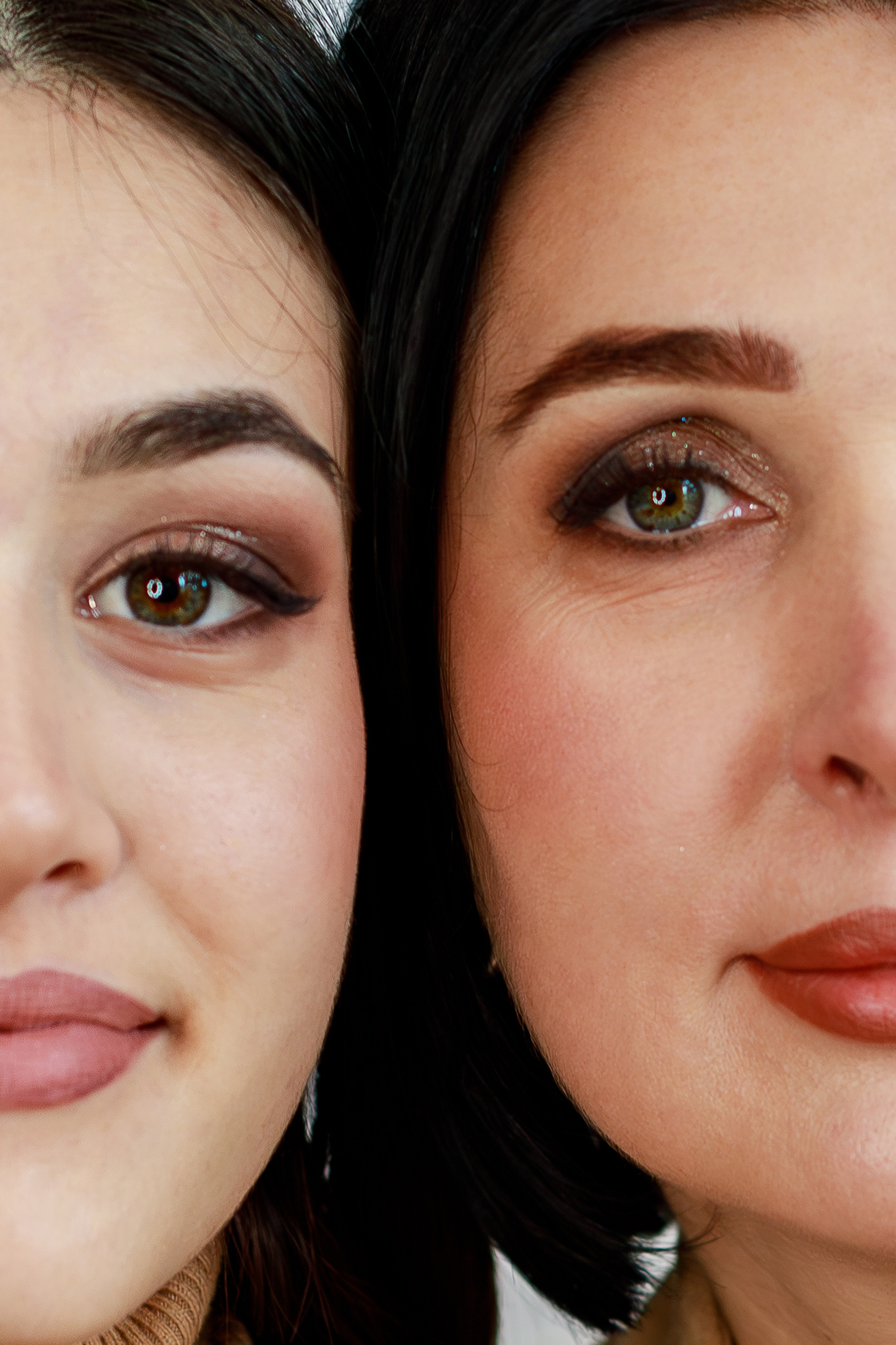 Мама и дочь в студии Белый осел. Семейный и детский фотограф в Краснодаре Ирина Лаврецкая