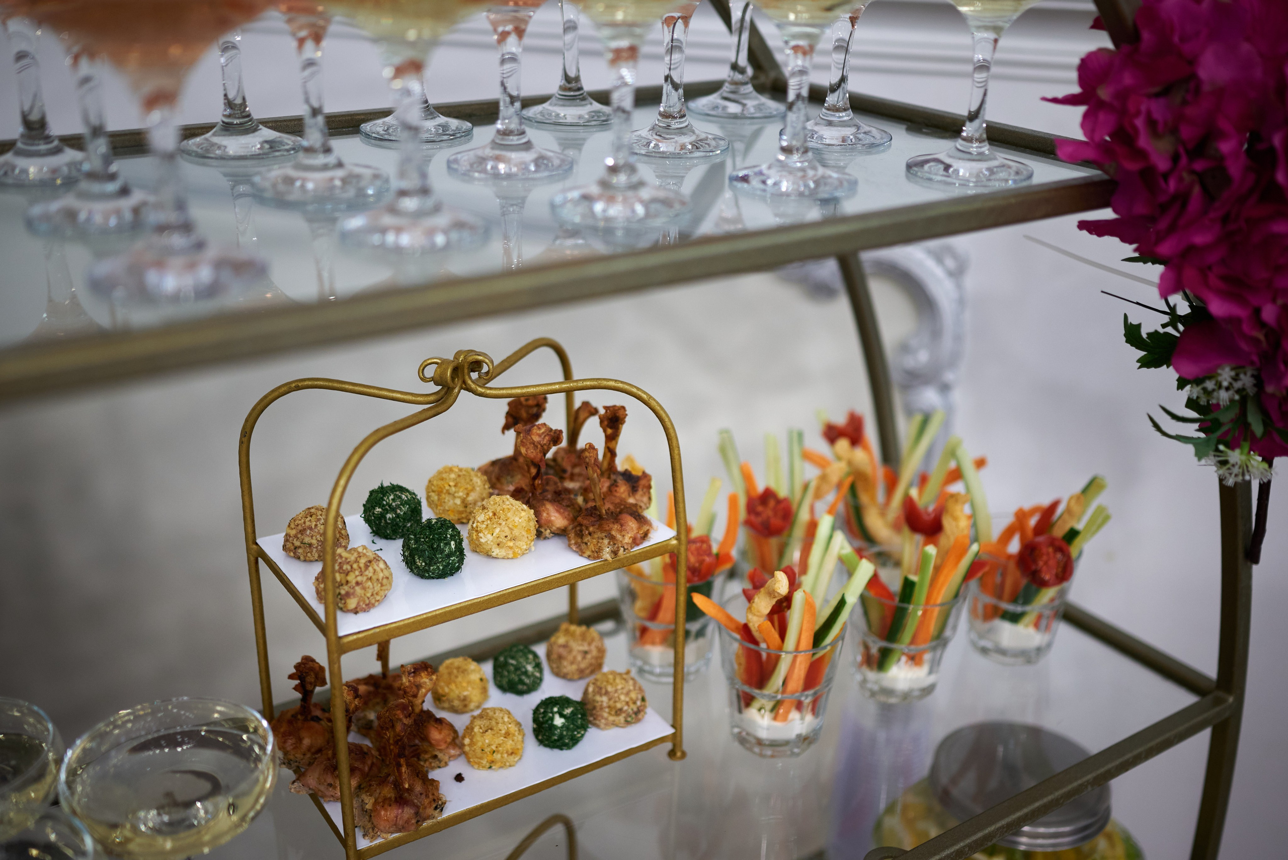 Фотограф Старый Оскол, свадебный фотограф на мероприятие. Профессиональный фотограф Старый Оскол, Губкин — свадьба, венчание, крещение, юбилей и день рождения