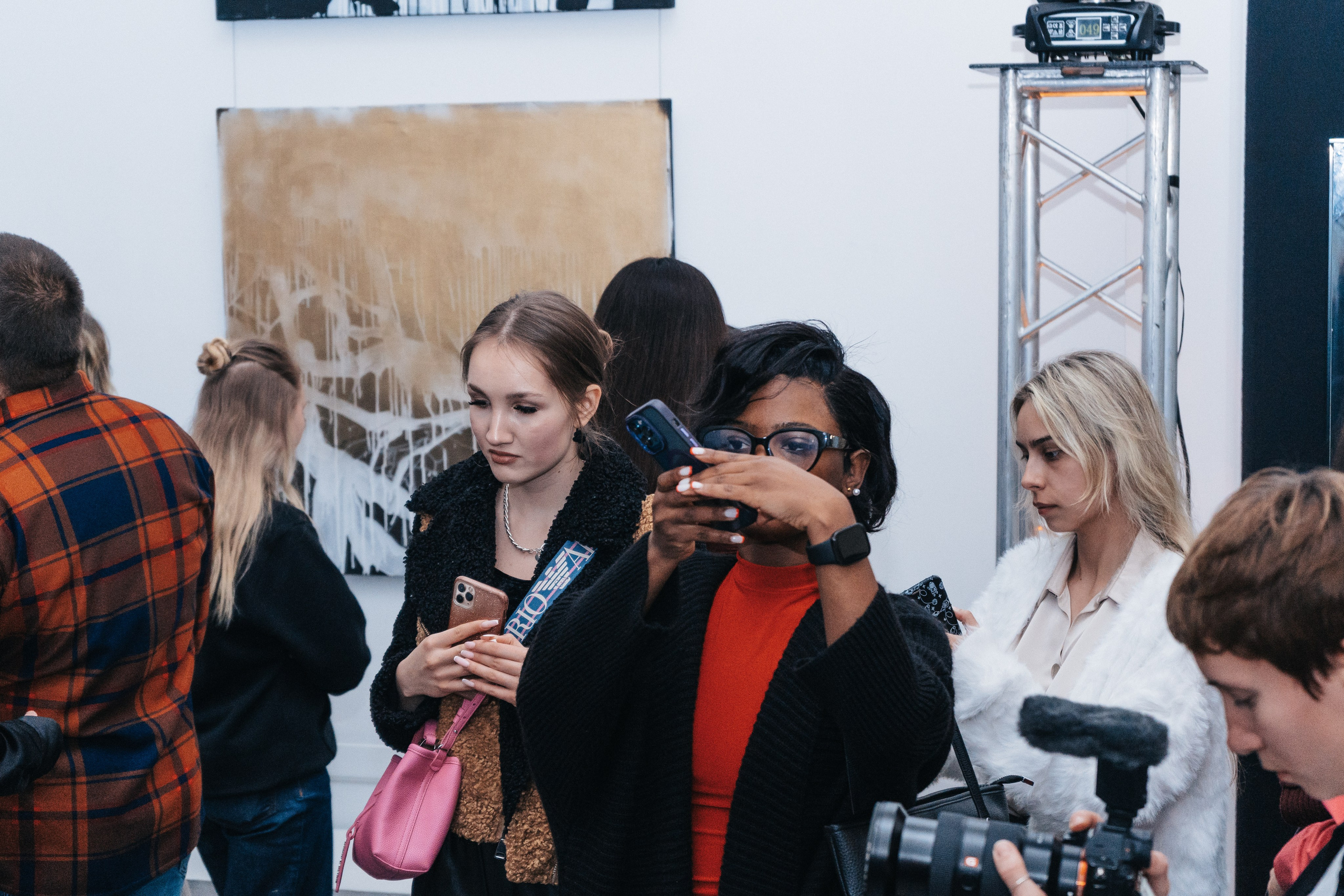 Выставка Юрия Литарова. Всё рождается. Всё продолжается. Портретный фотограф Нижний Новгород