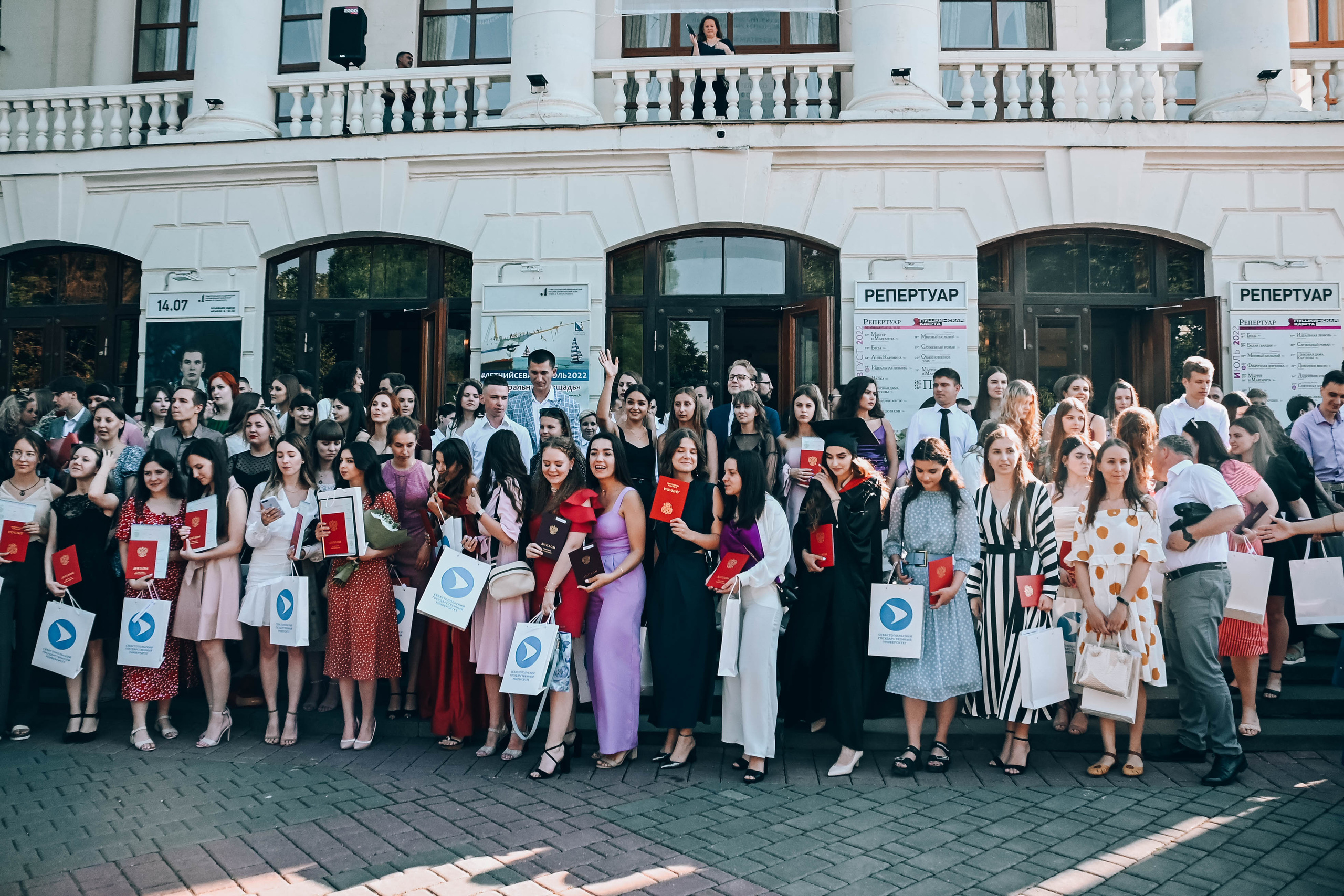 Выпускной и вручение дипломов. Фотограф и Видеограф в Севастополе и Крыму Рина Ри