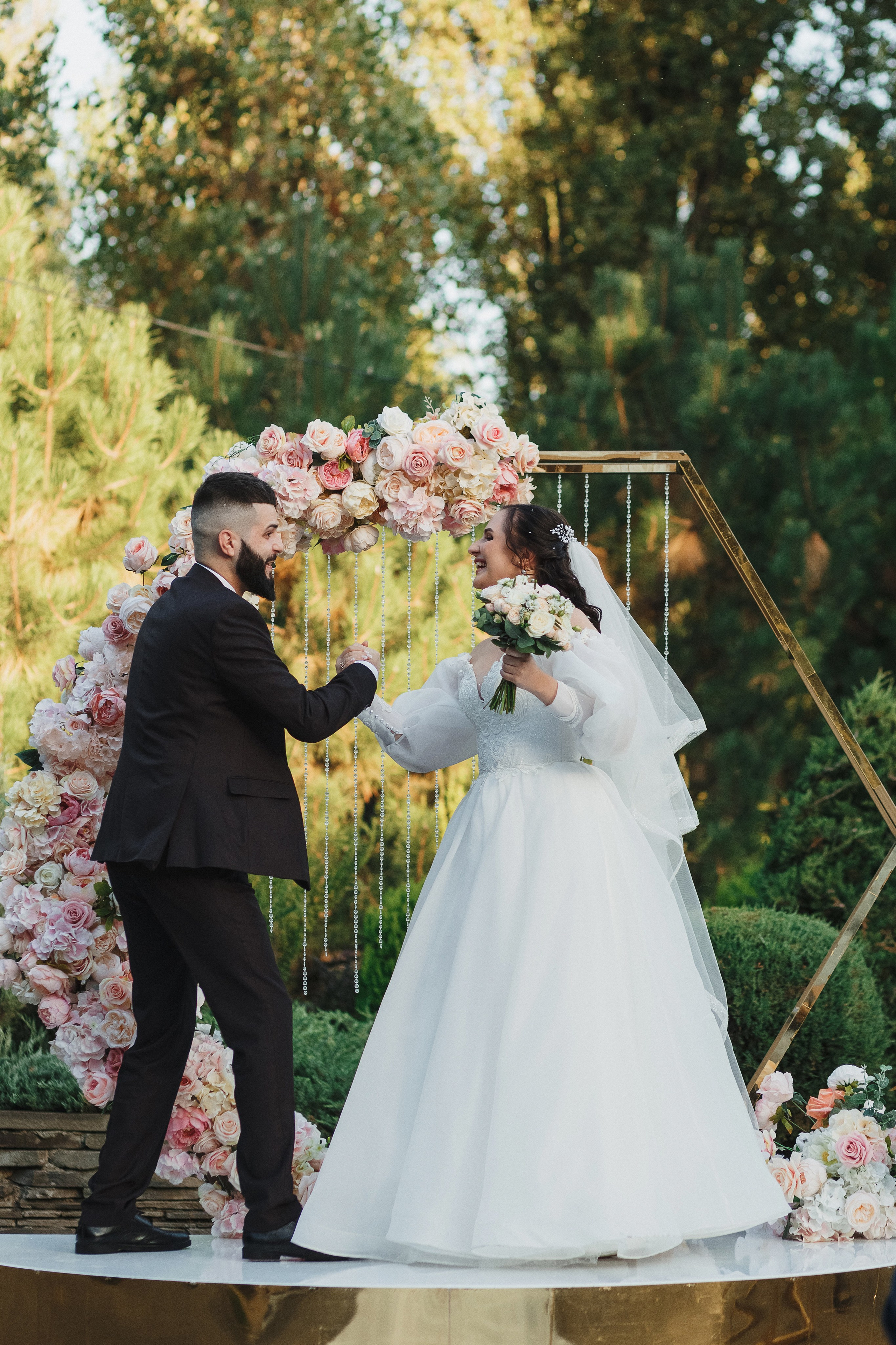 Фотограф в Таганроге летняя свадьба: Романтическая свадебная прогулка. Свадебный и семейный фотограф в Таганроге Бакарюк Антон