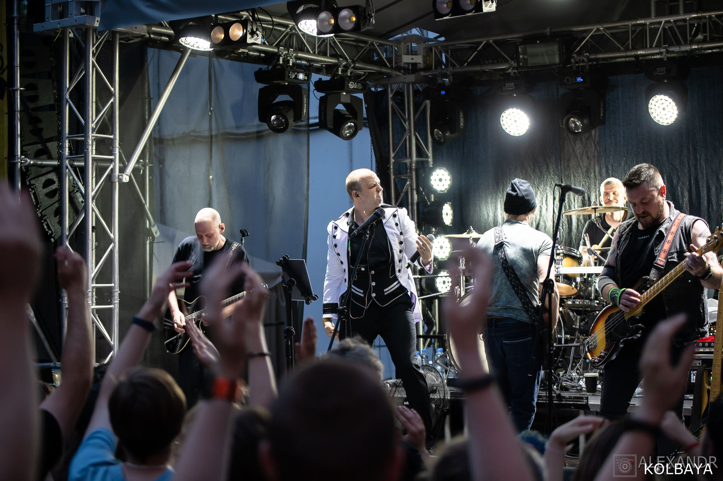 Фоторепортаж с мэшап концерта группы Черный Обелиск 4 июля 2024 года. Концертный и театральный репортажный фотограф в Москве Александр Колбая