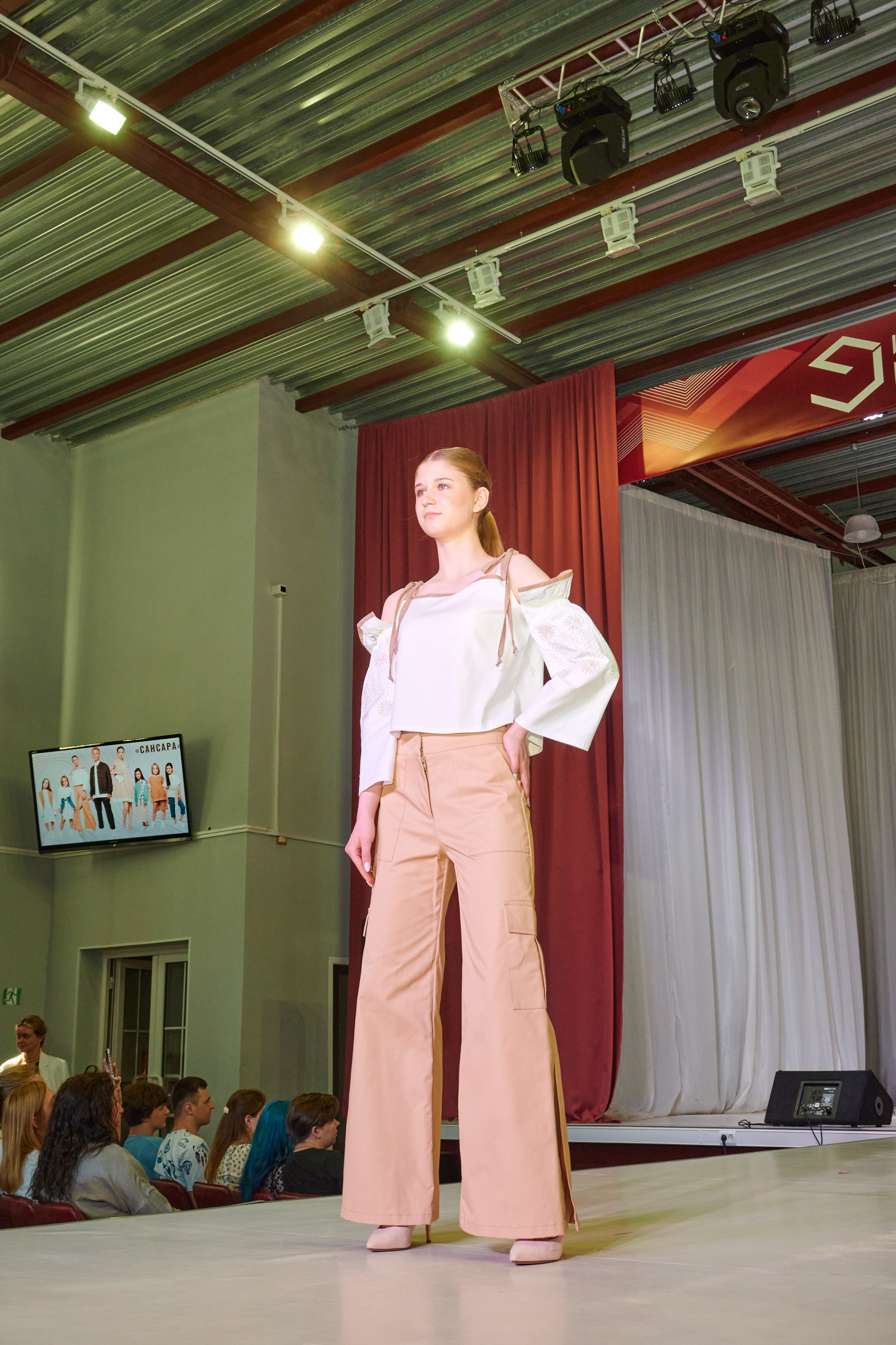 Русский силуэт иваново 26 июня. Фотограф в Иваново: Каталожная съемка одежды и постельного белья, Wildberries