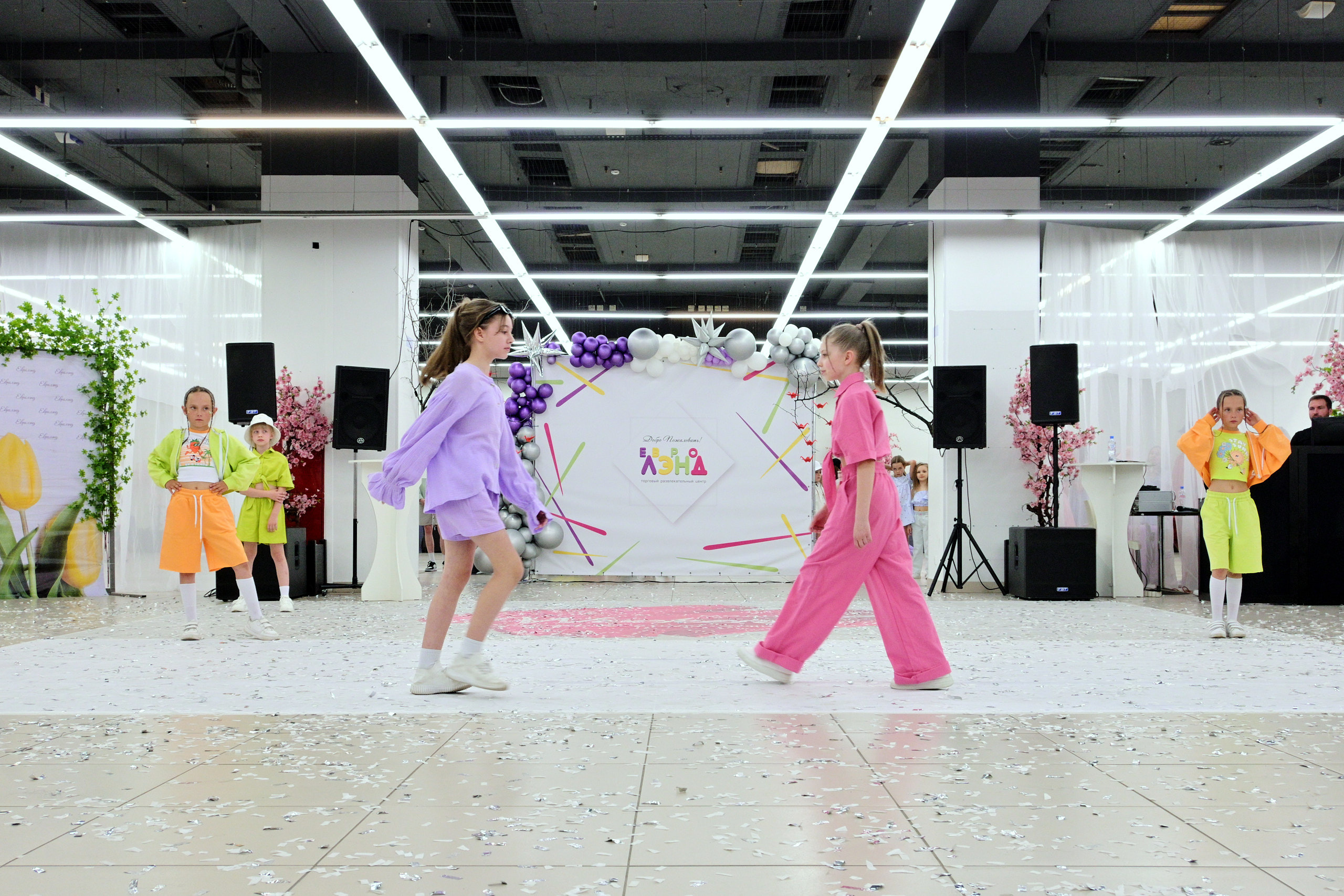 Показ Артплей в Евролэнд 09.06.2023. Фотограф в Иваново: Каталожная съемка одежды и постельного белья, Wildberries