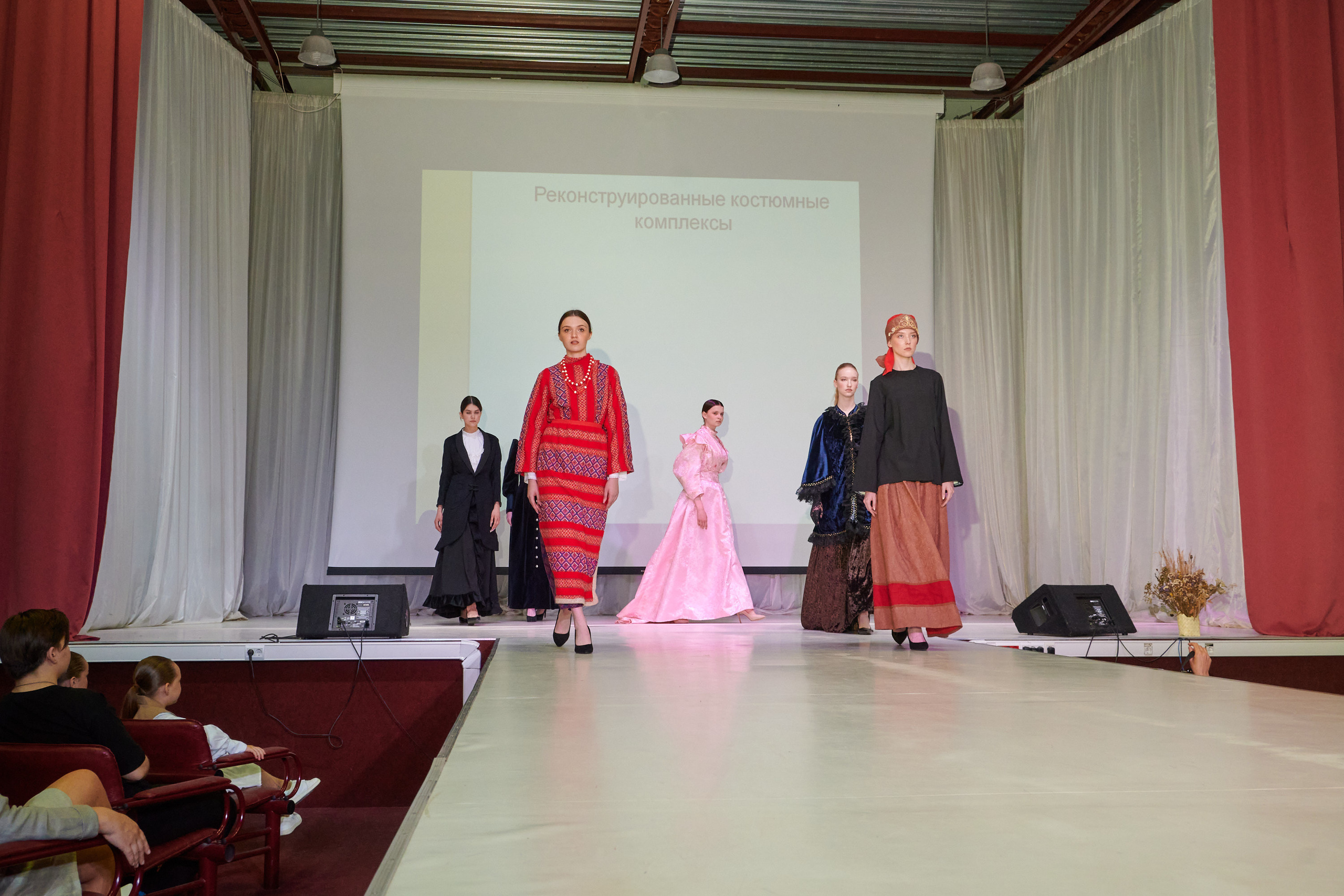 Русский силуэт иваново 26 июня. Фотограф в Иваново: Каталожная съемка одежды и постельного белья, Wildberries