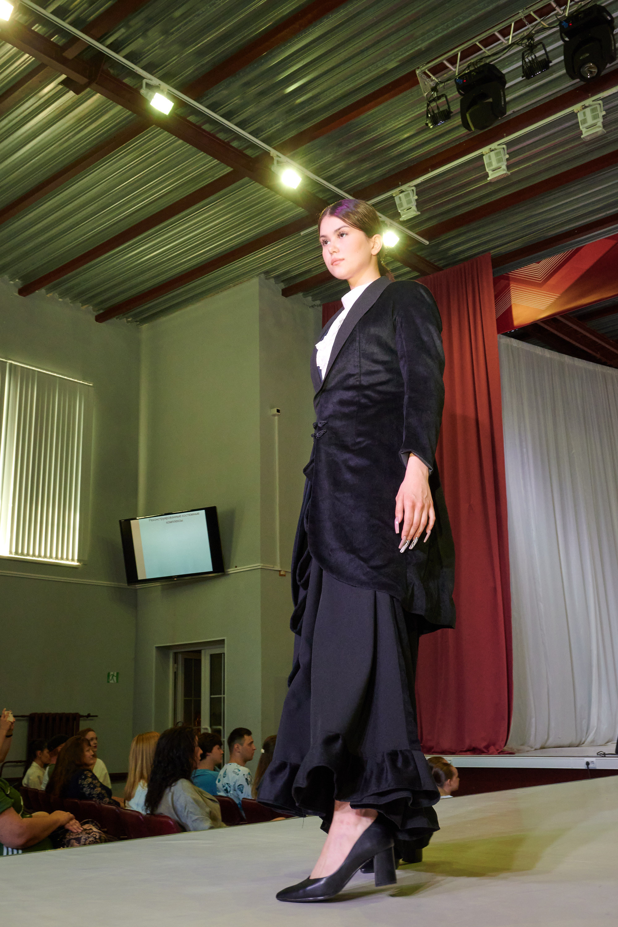 Русский силуэт иваново 26 июня. Фотограф в Иваново: Каталожная съемка одежды и постельного белья, Wildberries