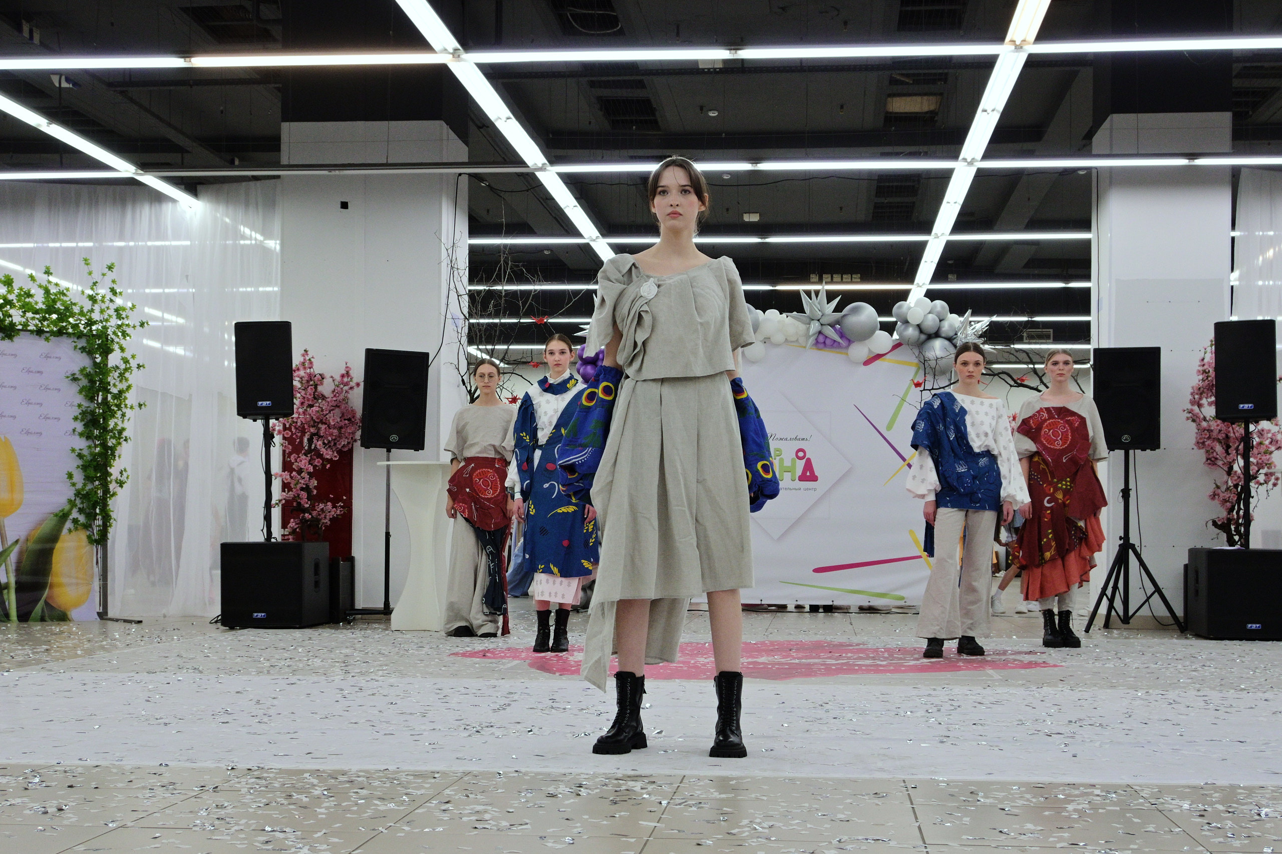 Показ Артплей в Евролэнд 09.06.2023. Фотограф в Иваново: Каталожная съемка одежды и постельного белья, Wildberries