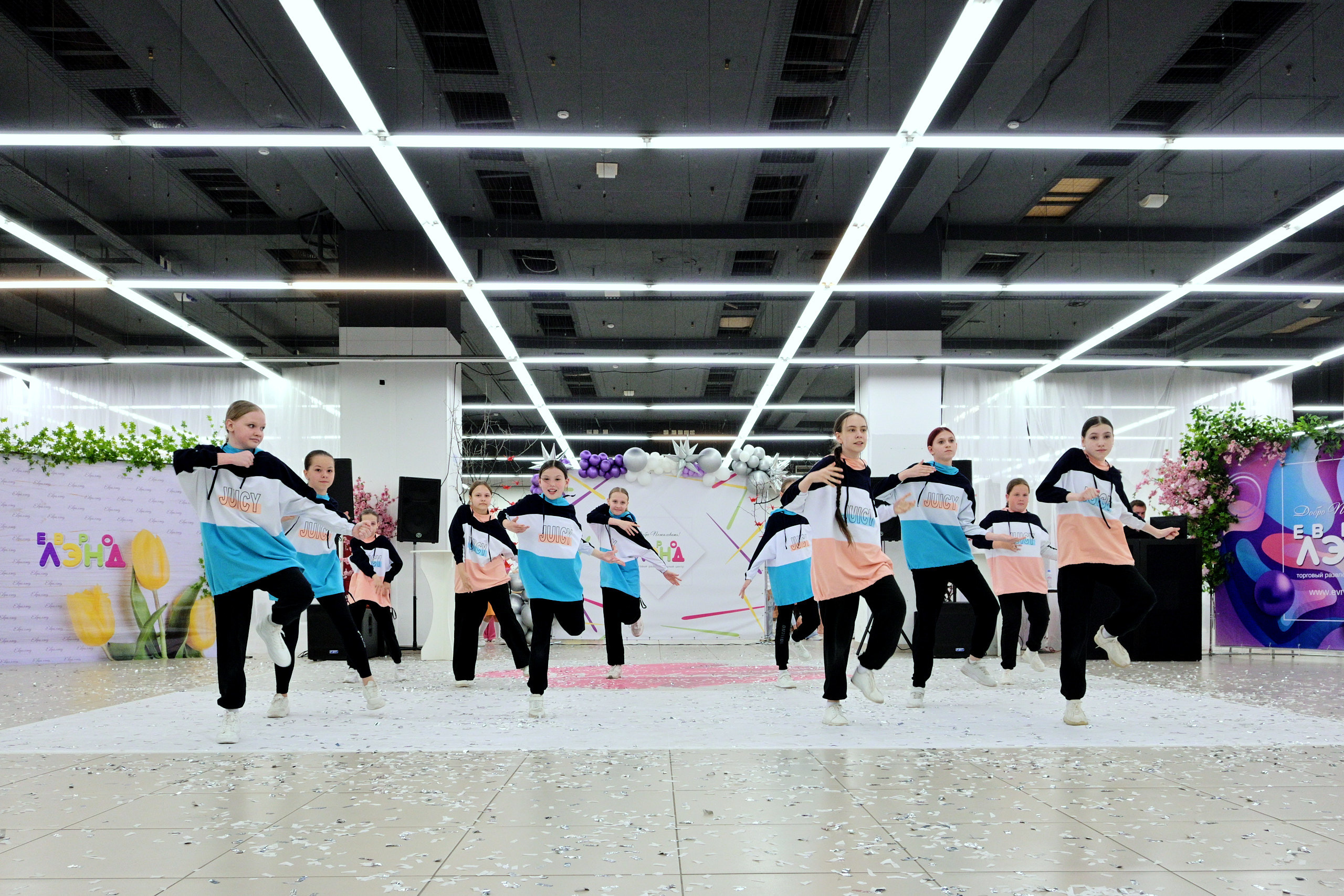 Показ Артплей в Евролэнд 09.06.2023. Фотограф в Иваново: Каталожная съемка одежды и постельного белья, Wildberries