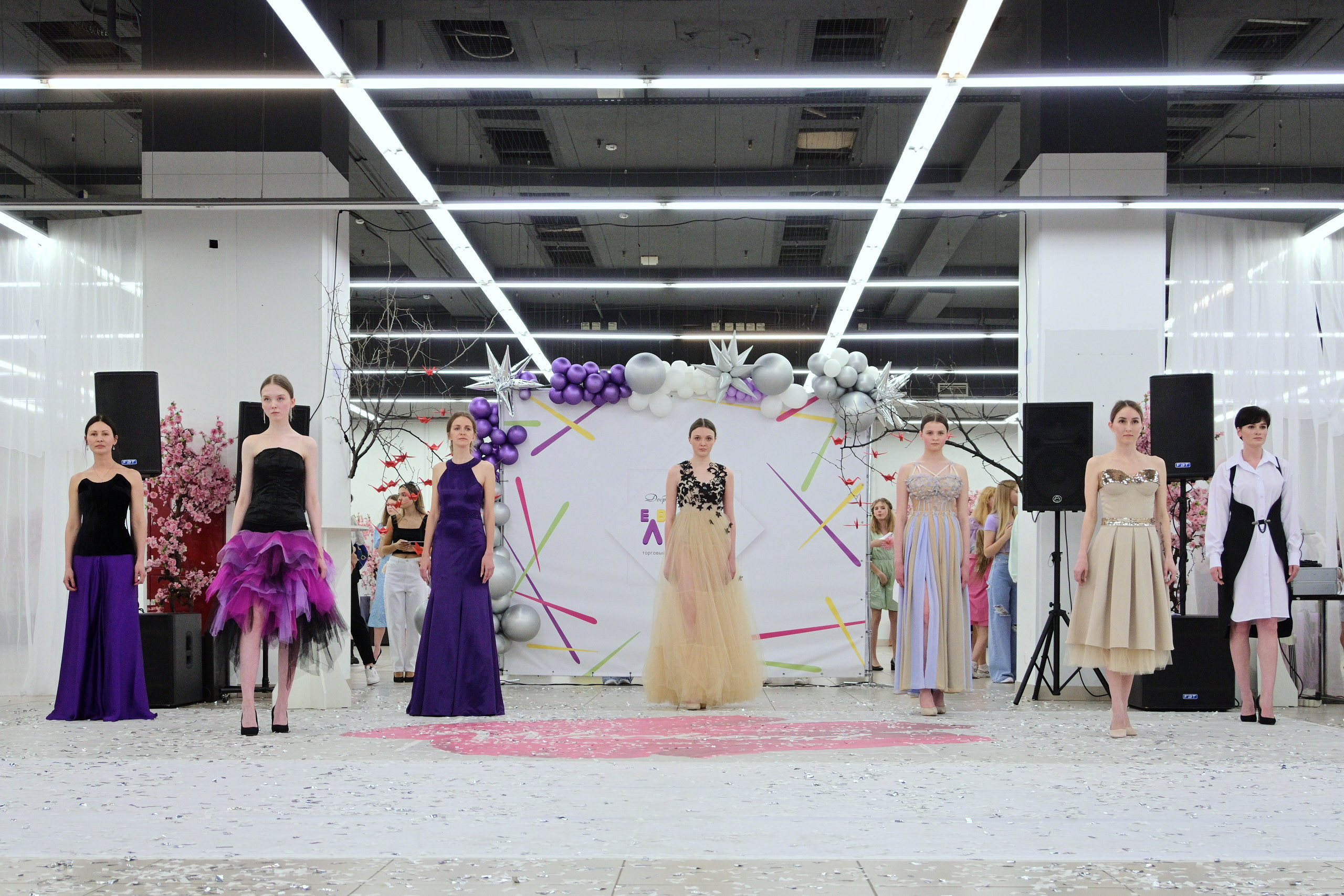 Показ Артплей в Евролэнд 09.06.2023. Фотограф в Иваново: Каталожная съемка одежды и постельного белья, Wildberries