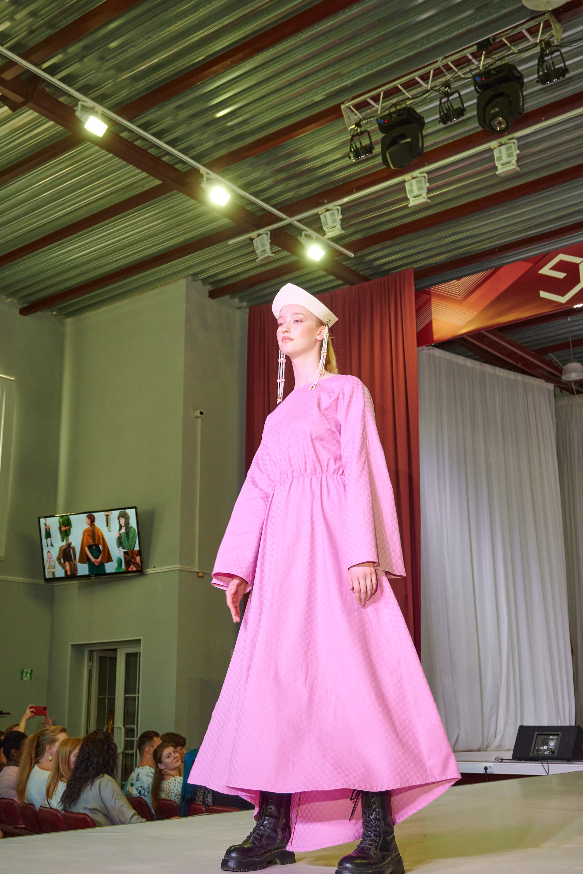 Русский силуэт иваново 26 июня. Фотограф в Иваново: Каталожная съемка одежды и постельного белья, Wildberries