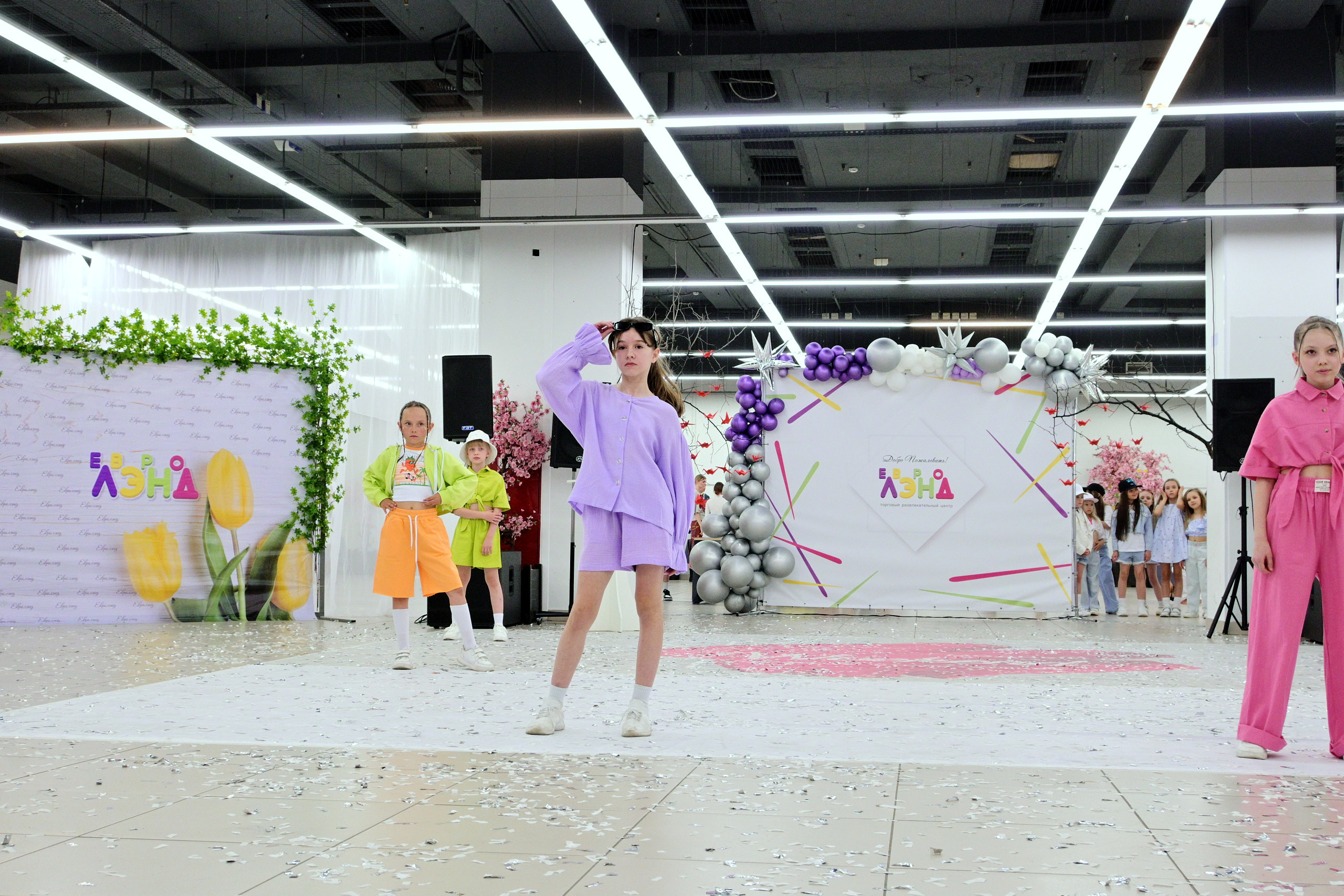 Показ Артплей в Евролэнд 09.06.2023. Фотограф в Иваново: Каталожная съемка одежды и постельного белья, Wildberries