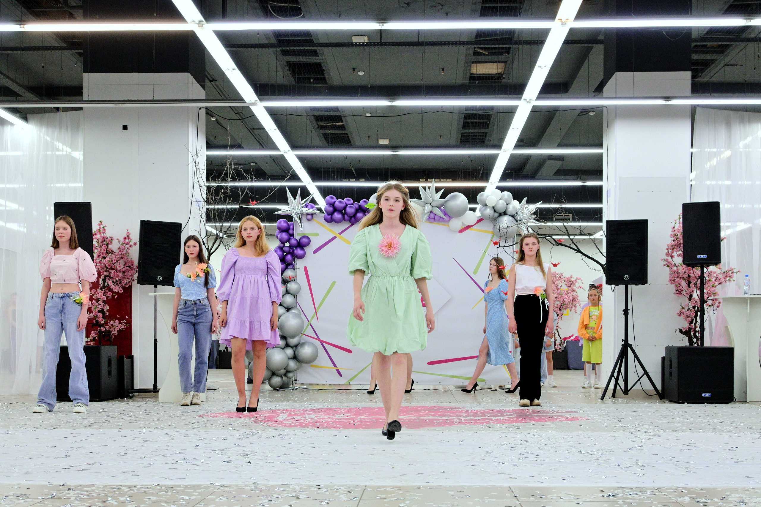 Показ Артплей в Евролэнд 09.06.2023. Фотограф в Иваново: Каталожная съемка одежды и постельного белья, Wildberries