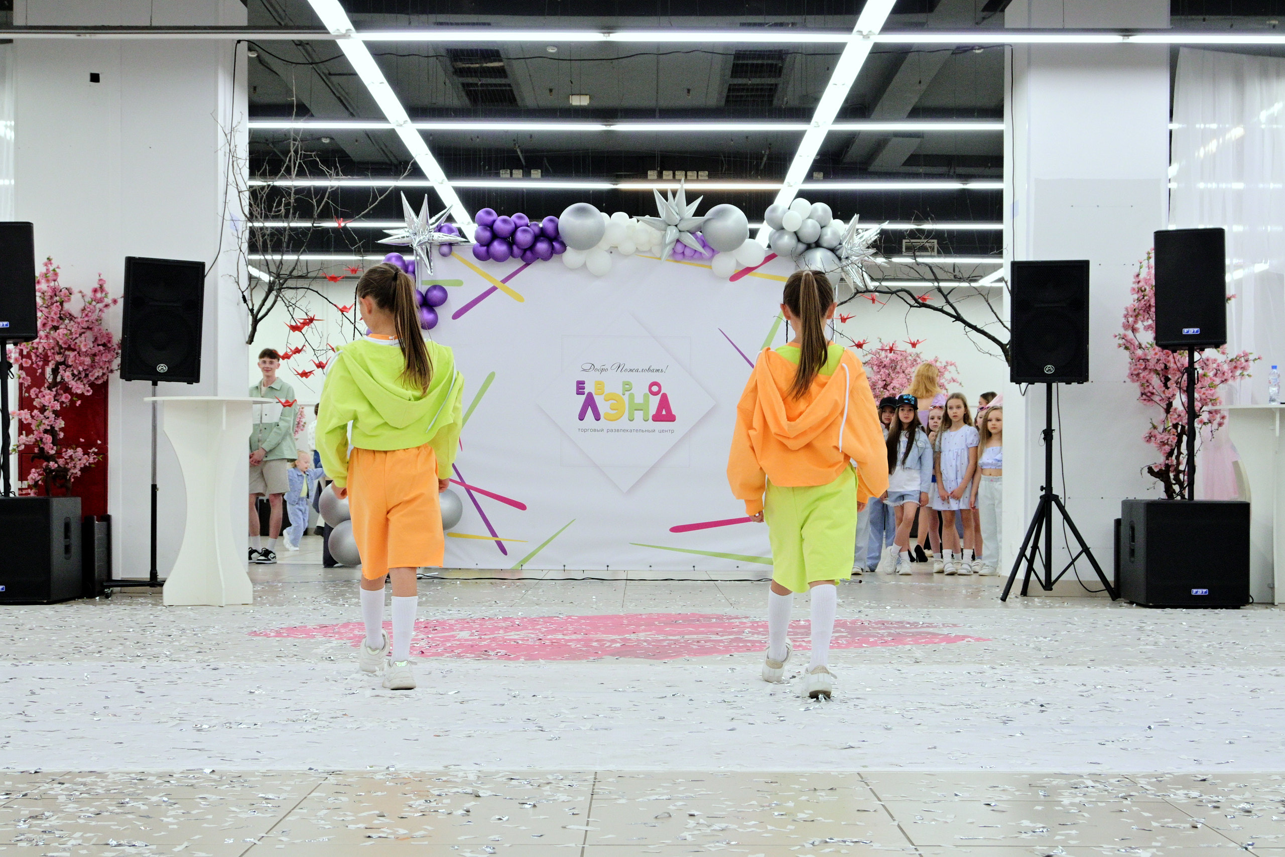 Показ Артплей в Евролэнд 09.06.2023. Фотограф в Иваново: Каталожная съемка одежды и постельного белья, Wildberries