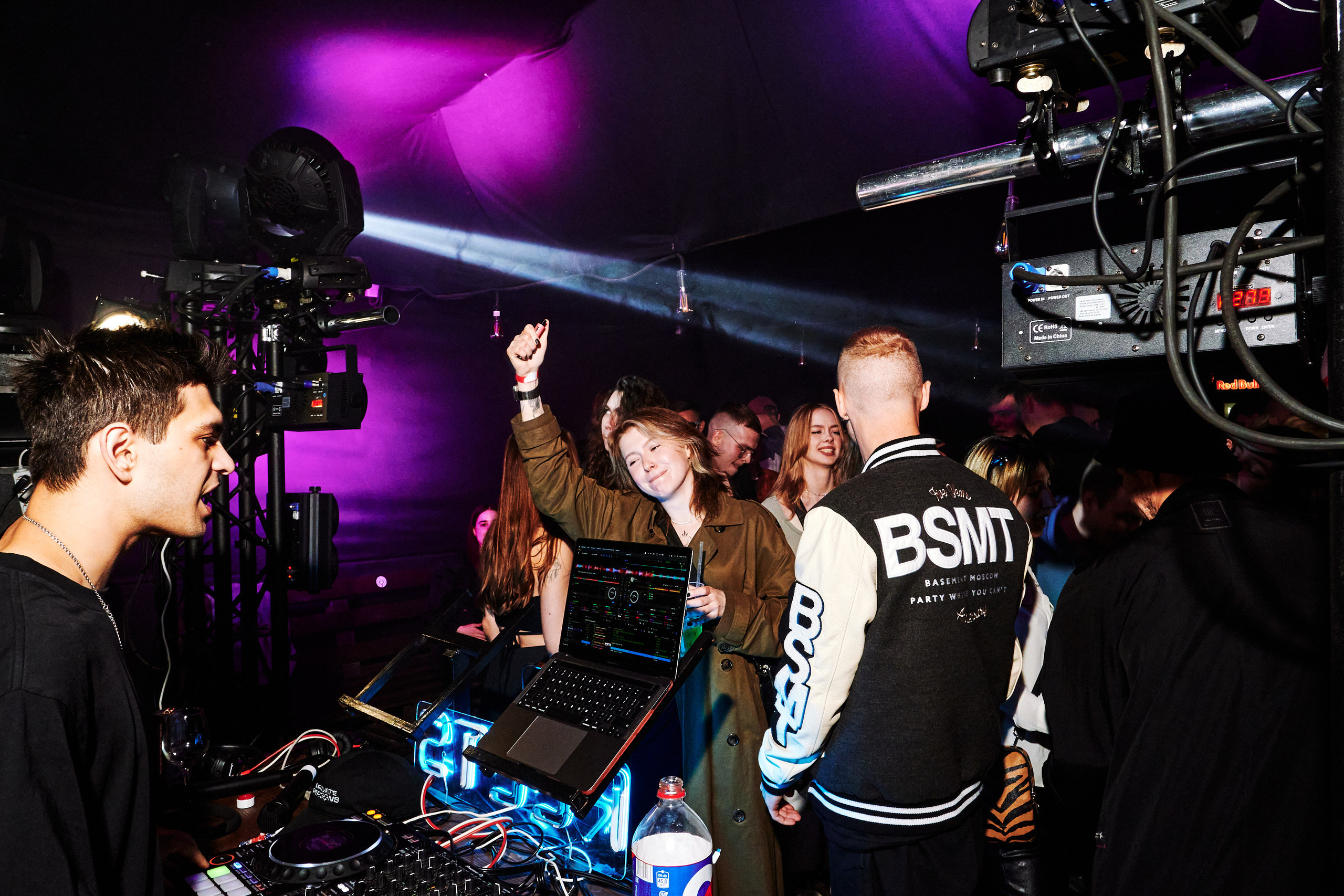 Репортажная съемка в Ёлки бар. Фотограф в Иваново: Каталожная съемка одежды и постельного белья, Wildberries