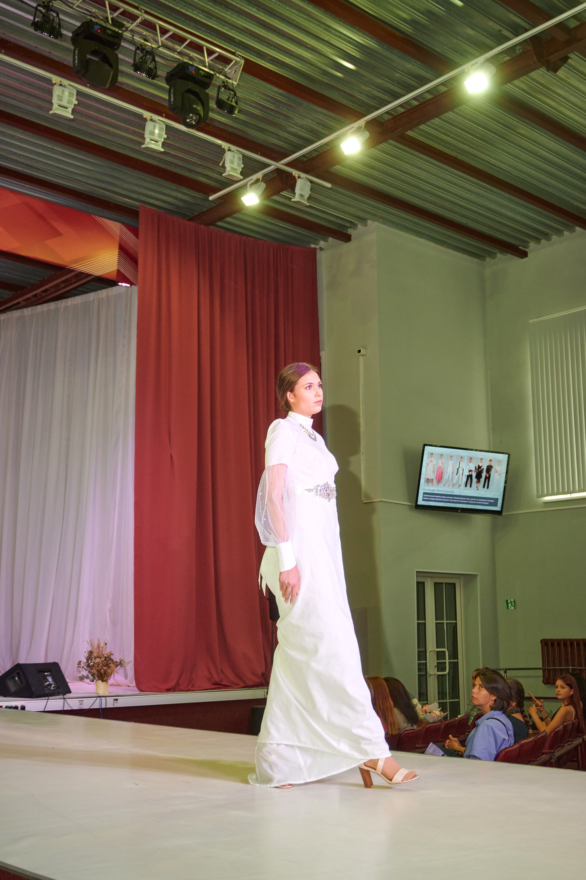 Русский силуэт иваново 26 июня. Фотограф в Иваново: Каталожная съемка одежды и постельного белья, Wildberries