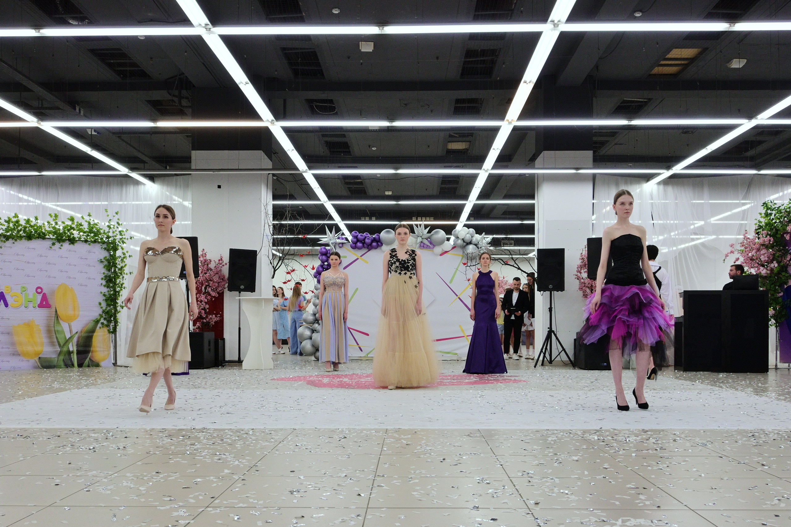 Показ Артплей в Евролэнд 09.06.2023. Фотограф в Иваново: Каталожная съемка одежды и постельного белья, Wildberries