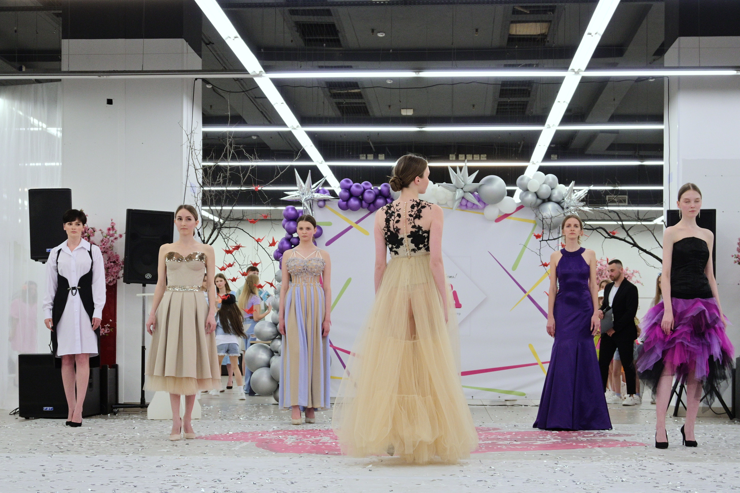 Показ Артплей в Евролэнд 09.06.2023. Фотограф в Иваново: Каталожная съемка одежды и постельного белья, Wildberries