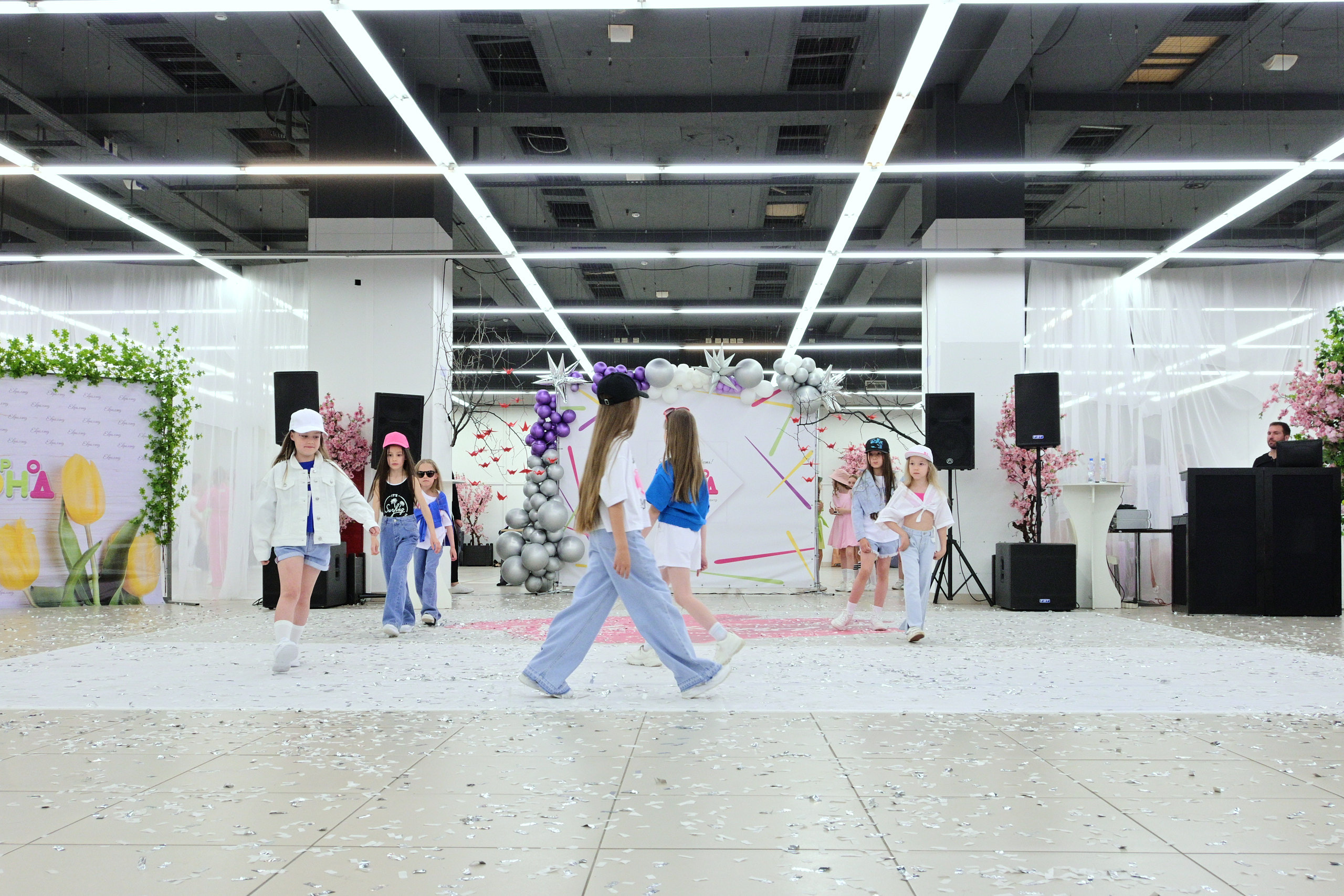 Показ Артплей в Евролэнд 09.06.2023. Фотограф в Иваново: Каталожная съемка одежды и постельного белья, Wildberries