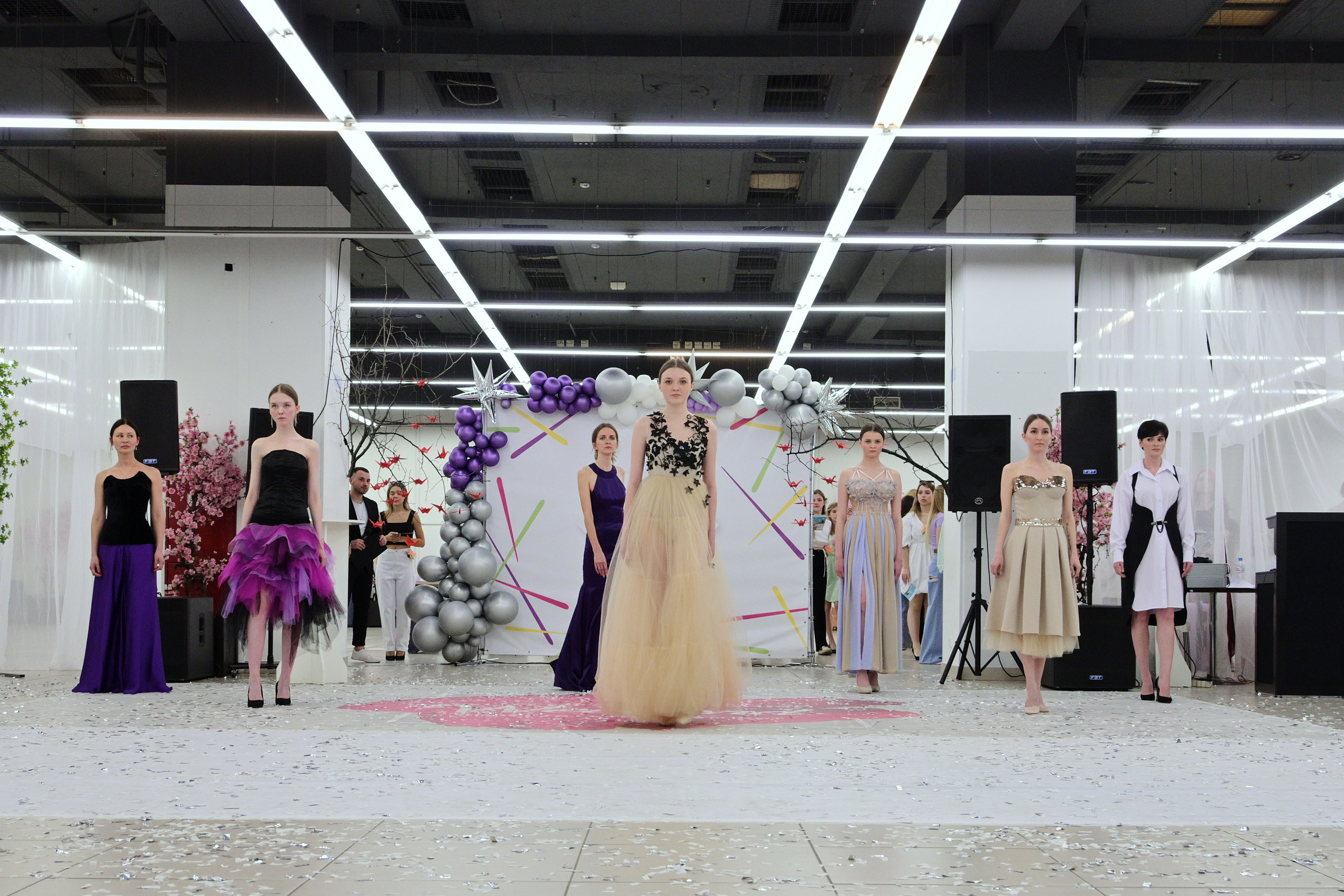 Показ Артплей в Евролэнд 09.06.2023. Фотограф в Иваново: Каталожная съемка одежды и постельного белья, Wildberries