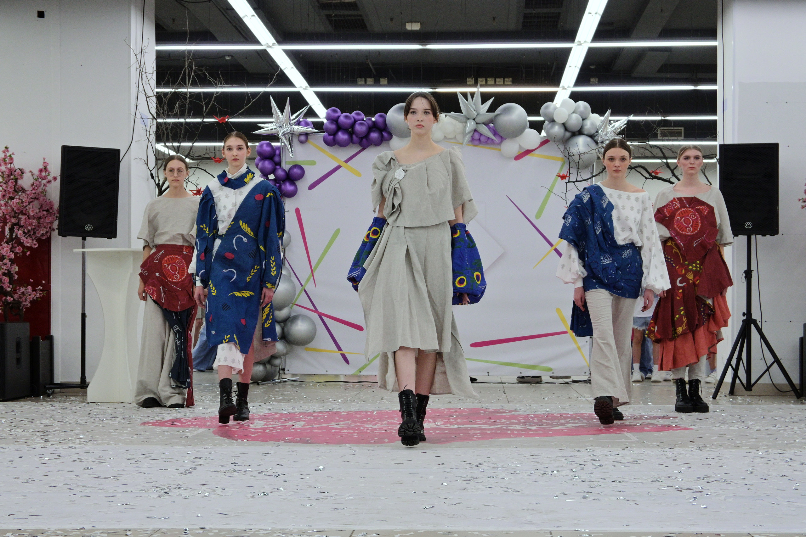 Показ Артплей в Евролэнд 09.06.2023. Фотограф в Иваново: Каталожная съемка одежды и постельного белья, Wildberries