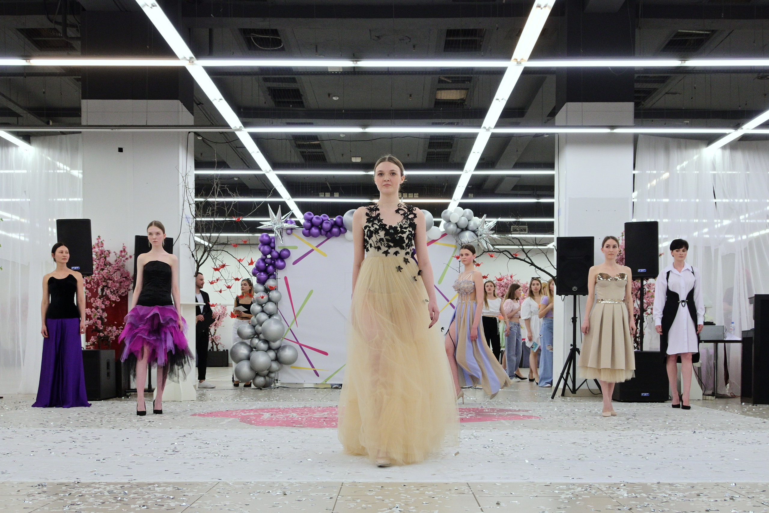 Показ Артплей в Евролэнд 09.06.2023. Фотограф в Иваново: Каталожная съемка одежды и постельного белья, Wildberries