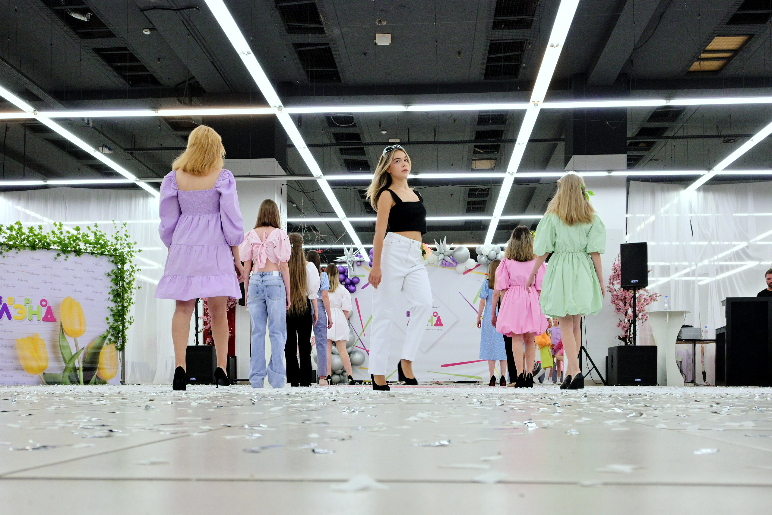 Показ Артплей в Евролэнд 09.06.2023. Фотограф в Иваново: Каталожная съемка одежды и постельного белья, Wildberries