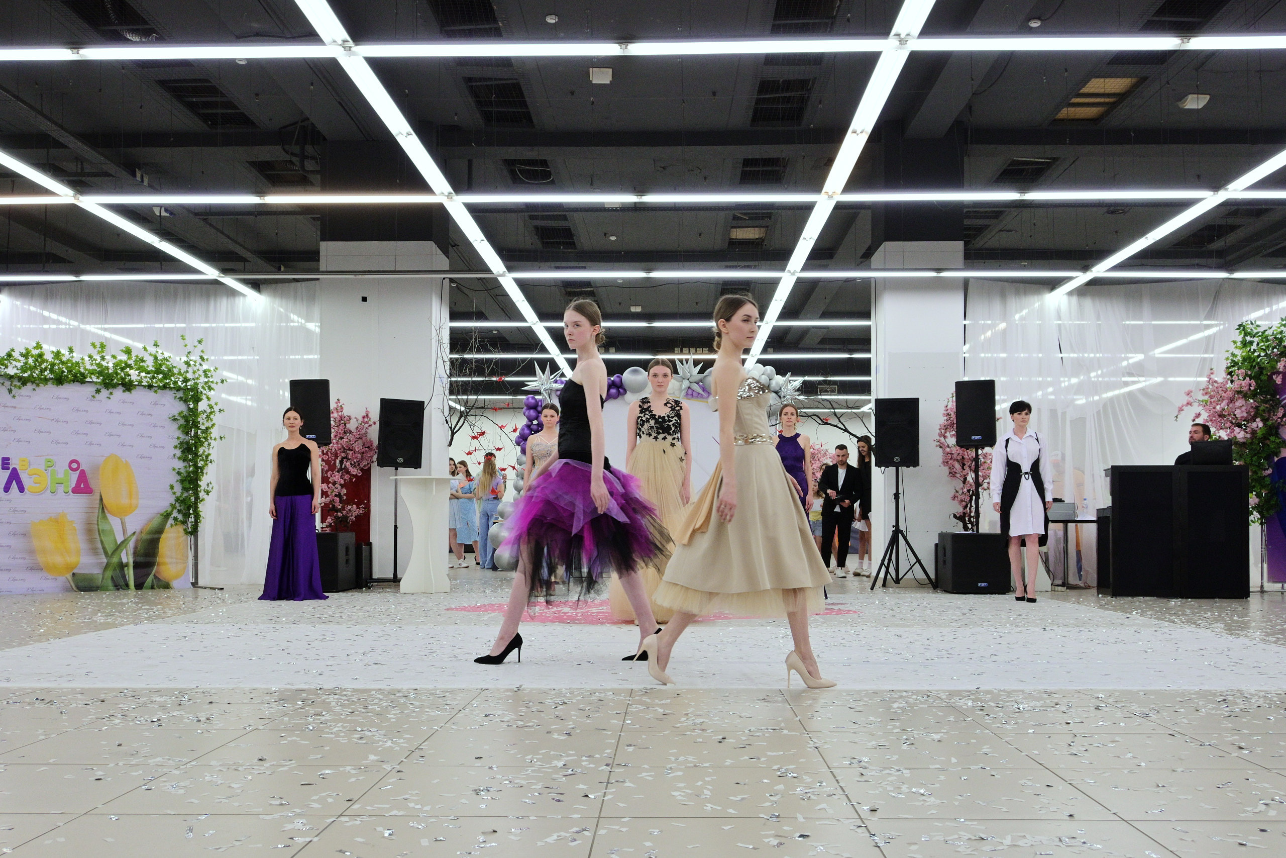 Показ Артплей в Евролэнд 09.06.2023. Фотограф в Иваново: Каталожная съемка одежды и постельного белья, Wildberries