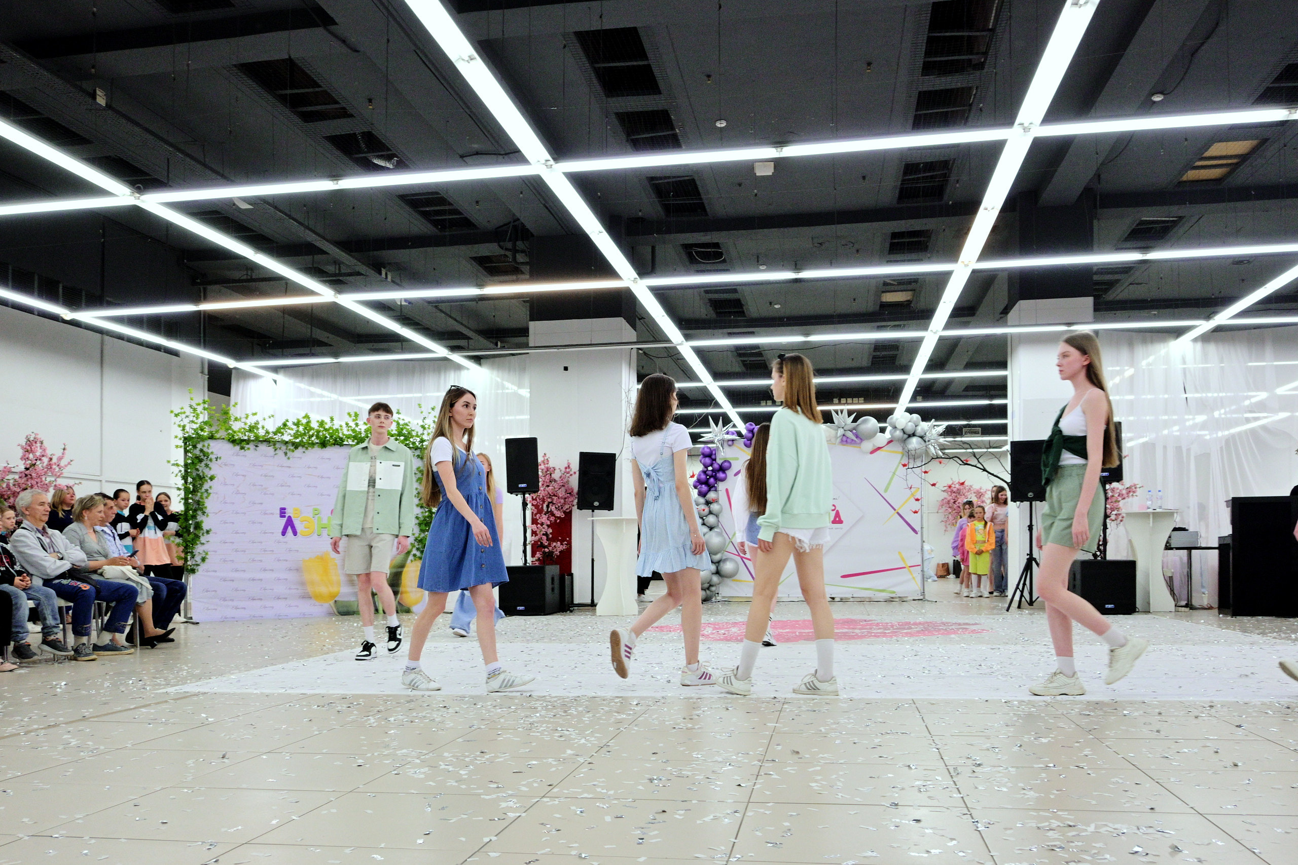 Показ Артплей в Евролэнд 09.06.2023. Фотограф в Иваново: Каталожная съемка одежды и постельного белья, Wildberries